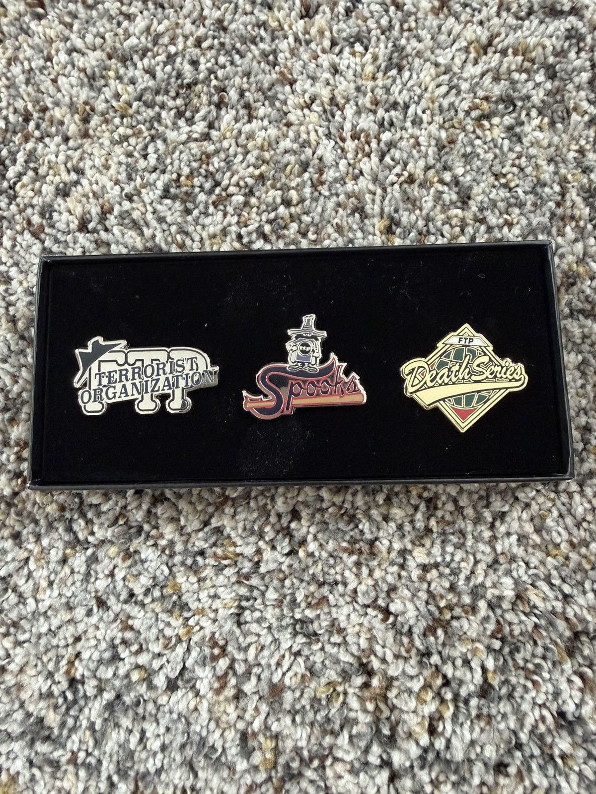 Fuck The Population FTP PIN SET Size ONE SIZE - 6 Thumbnail