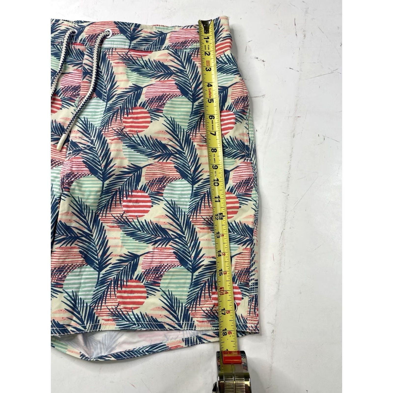 johnnie-O Johnnie-O Swim Trunks L Mens Multicolor Drawstring Board Shorts Feathers JOSE Tango Recreational Trunks Size US 33 - 2 Thumbnail