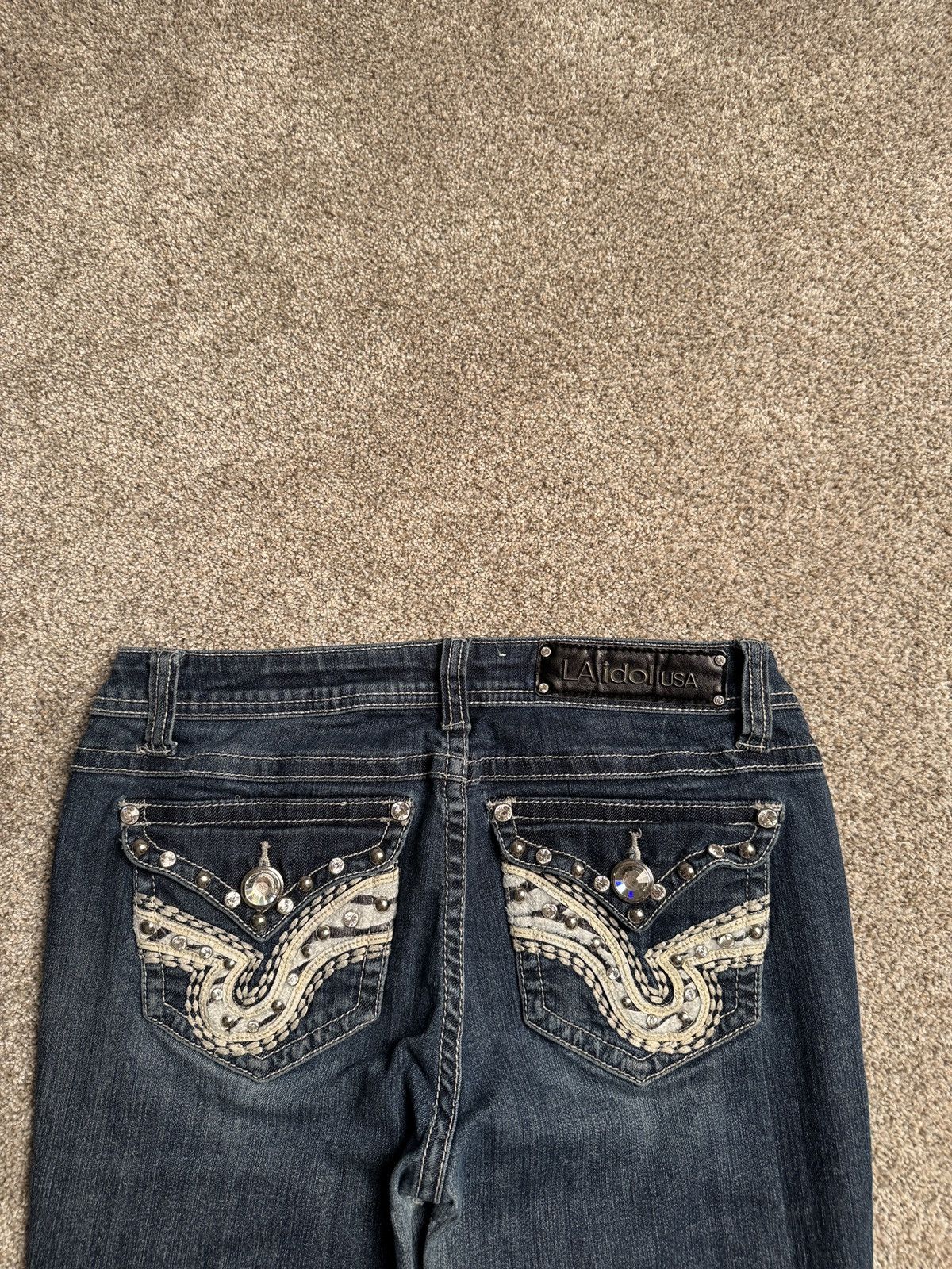 Other LA IDOL “CRYSTAL BUTTON FLAP” BOOTCUT DENIM Size US 28 / EU 44 - 2 Thumbnail