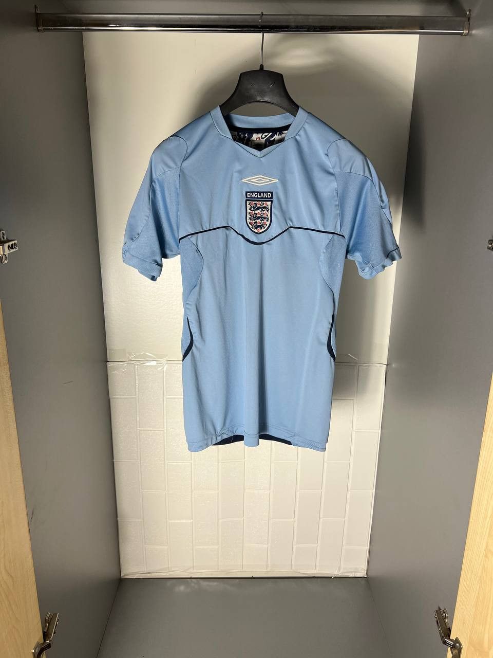 Umbro VINTAGE UMBRO ENGLAND RETRO SOCCER JERSEY MANCHESTER Y2K 90s Size US S / EU 44-46 / 1 - 1 Thumbnail