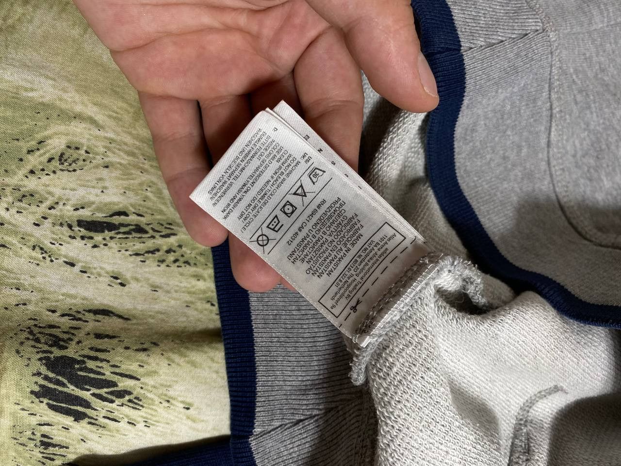 Reebok × Vintage Rare Vintage Reebok Big Logo Essentials Sweatshirt Size US L / EU 52-54 / 3 - 4 Thumbnail