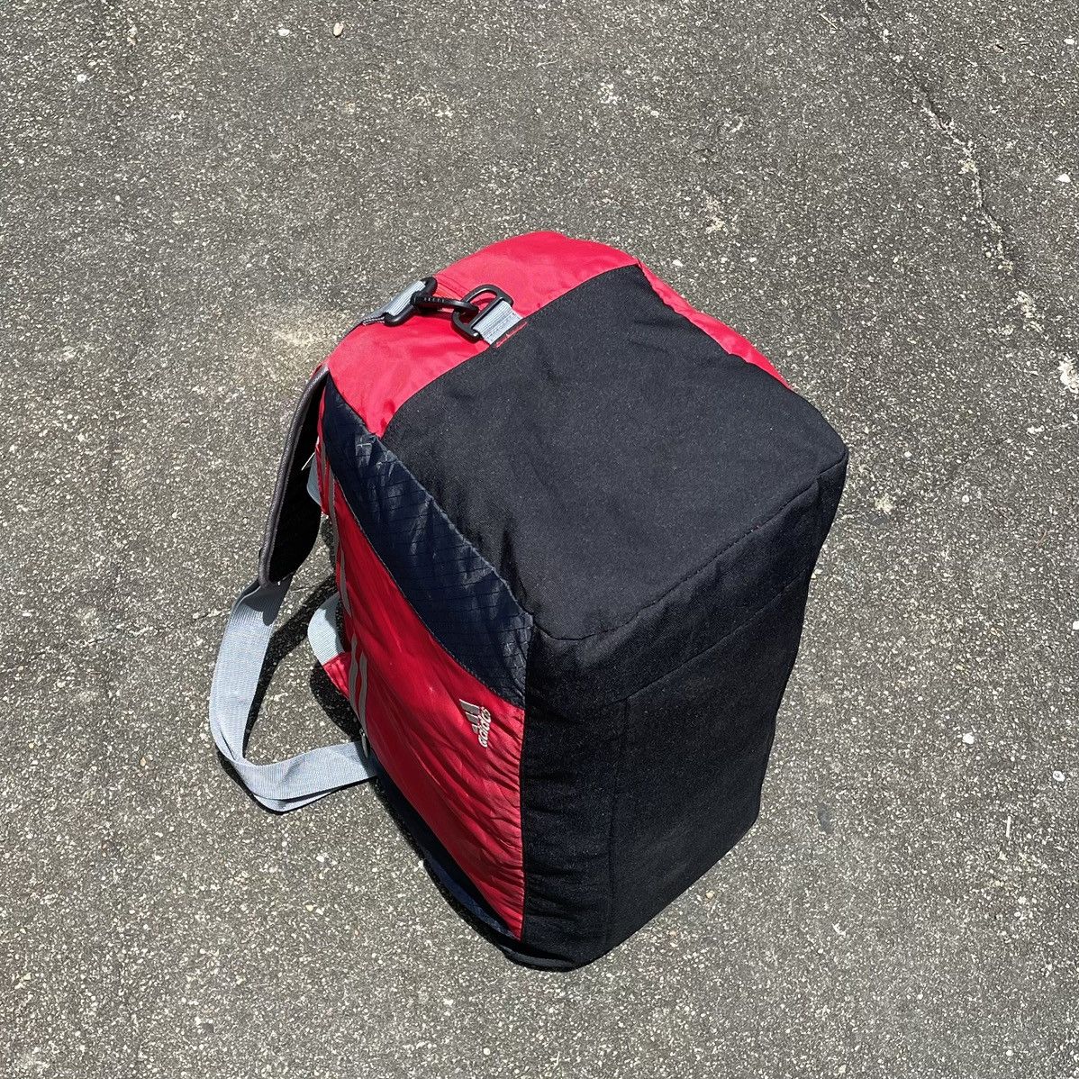Adidas Y2K Adidas Travel Bag Made in Shanghai Size ONE SIZE - 4 Thumbnail