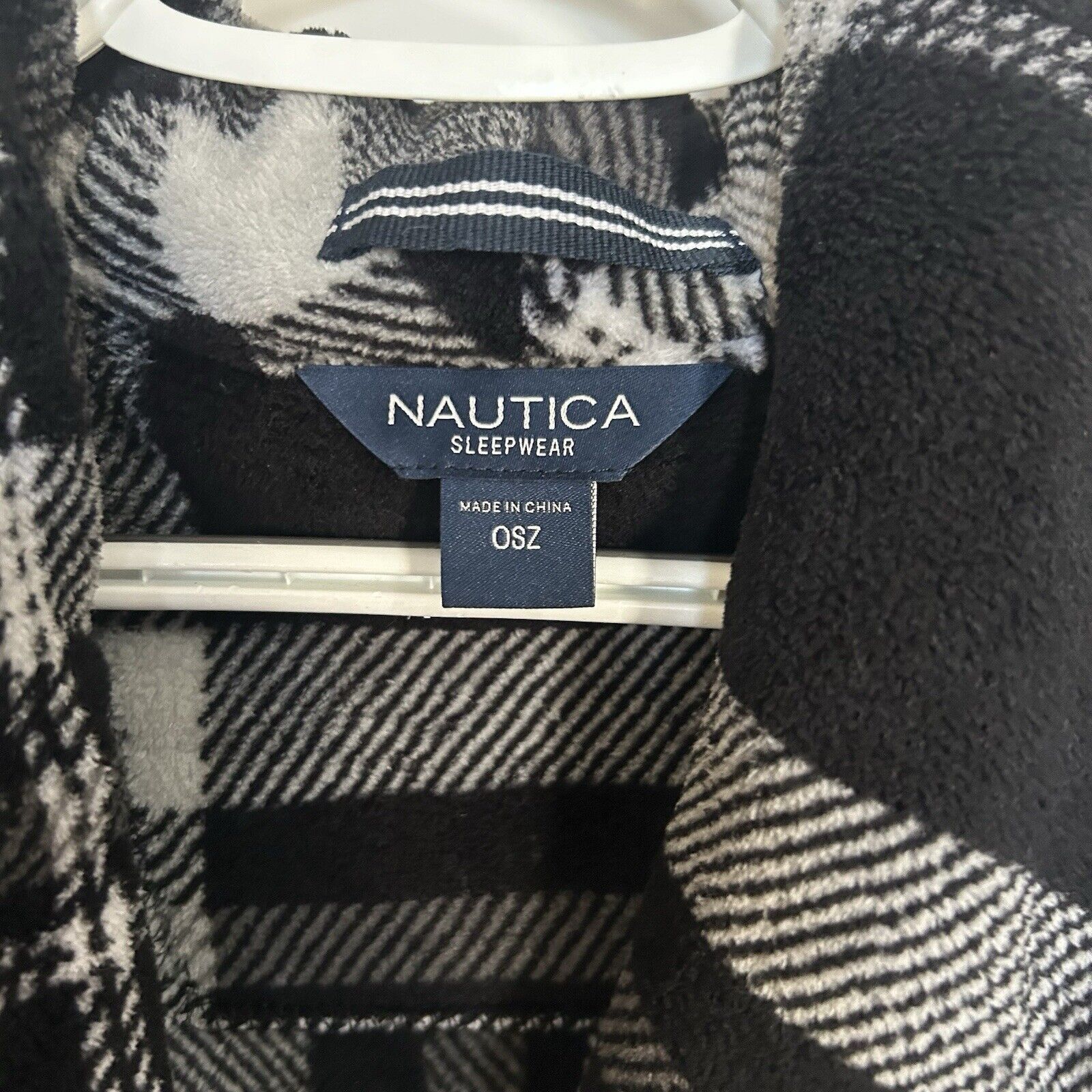 Nautica Nautica sleepwear plush robe plaid white/black One Size Size ONE SIZE - 2 Thumbnail