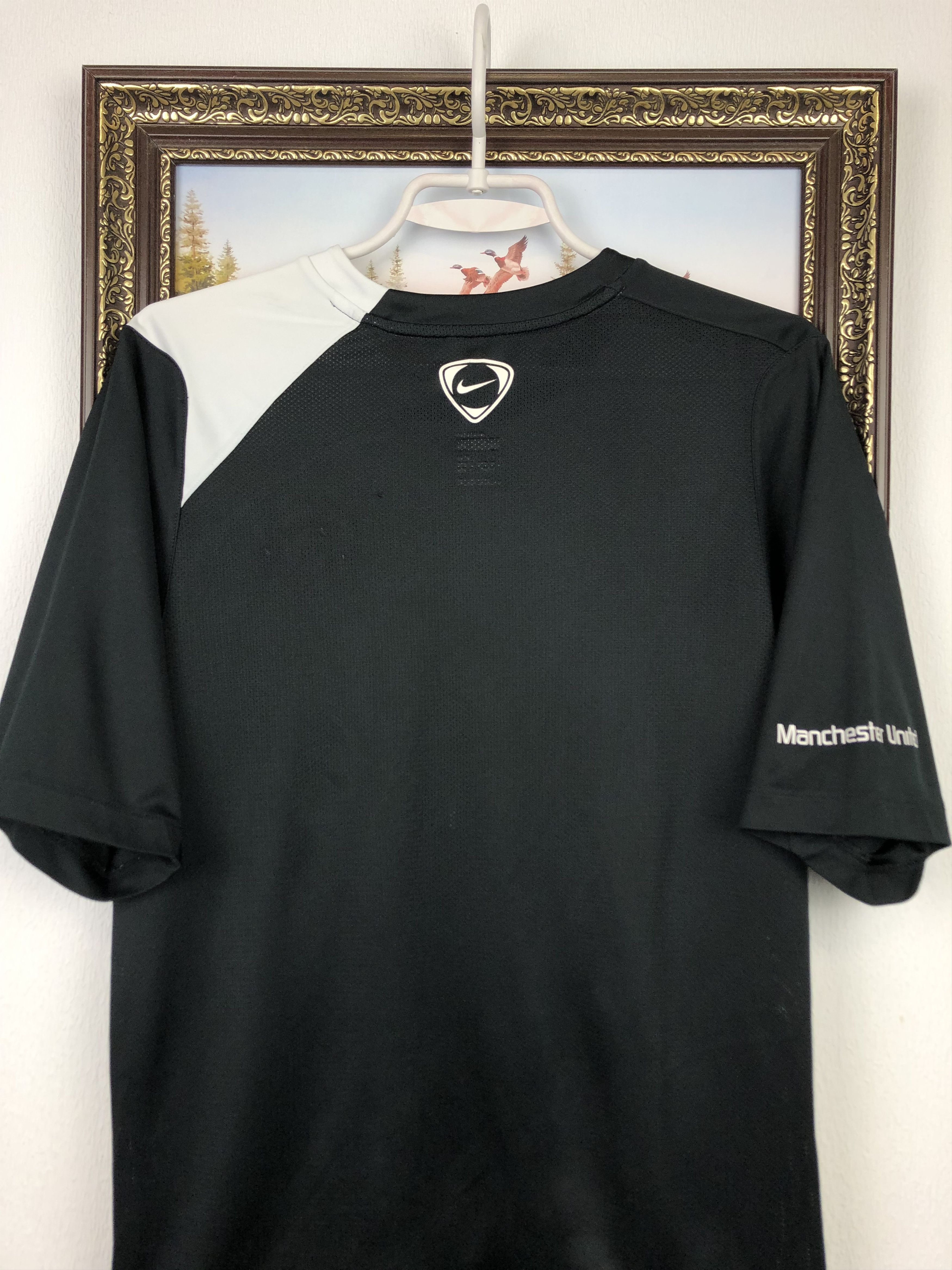 Nike Vintage Nike Manchester United Shirt Soccer Player Issue Tee Size US S / EU 44-46 / 1 - 9 Thumbnail
