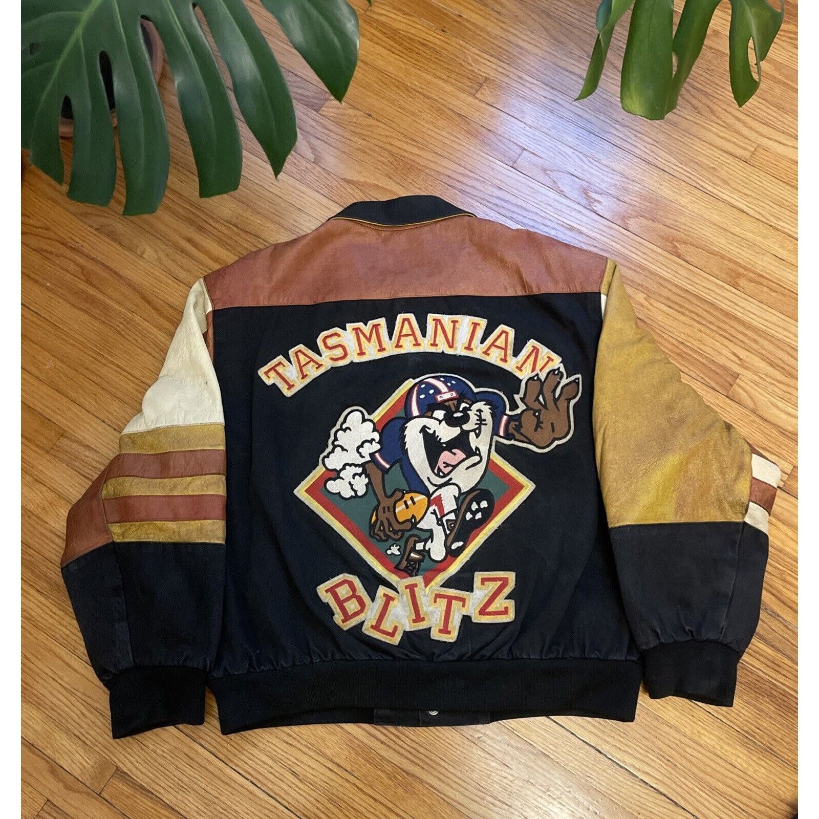Jeff Hamilton Vintage 90s XL Bills Giants Taz Jeff Hamilton NFL Warner Bro Size US XL / EU 56 / 4 - 1 Thumbnail