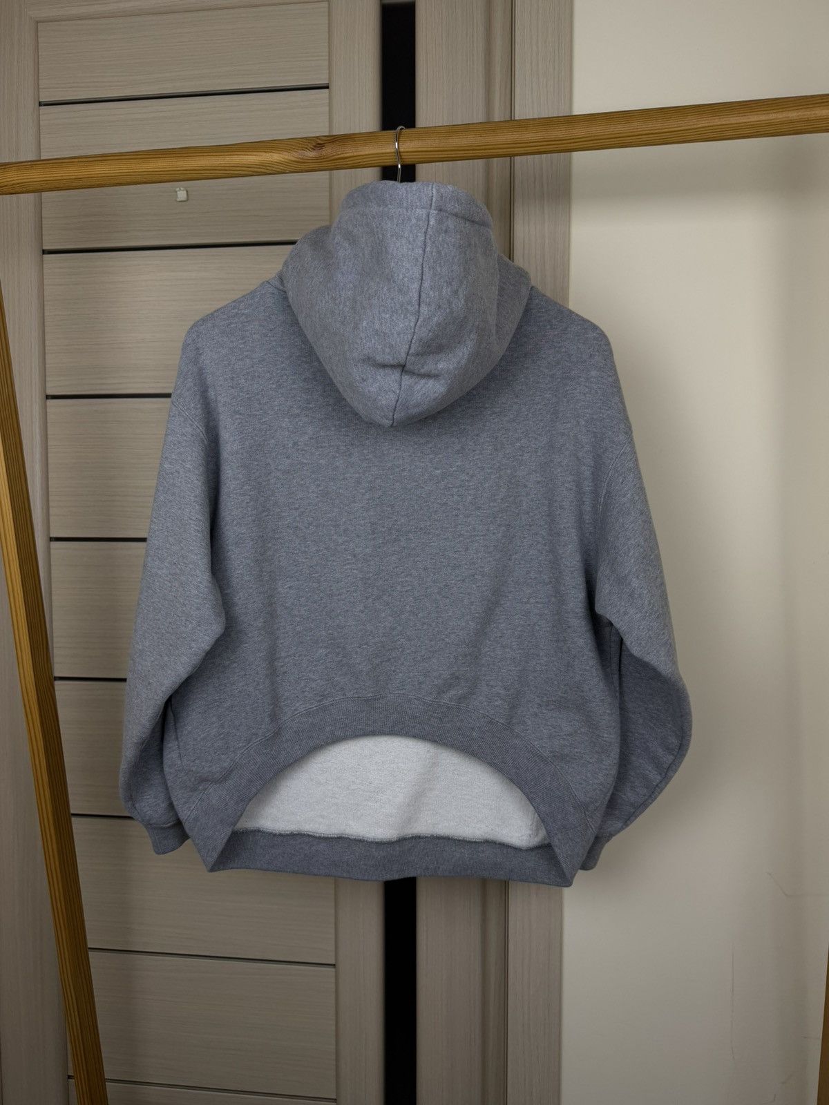Balenciaga Balenciaga grey croped minimalist logo BB oversized hoodie Size XS / US 0-2 / IT 36-38 - 15 Thumbnail