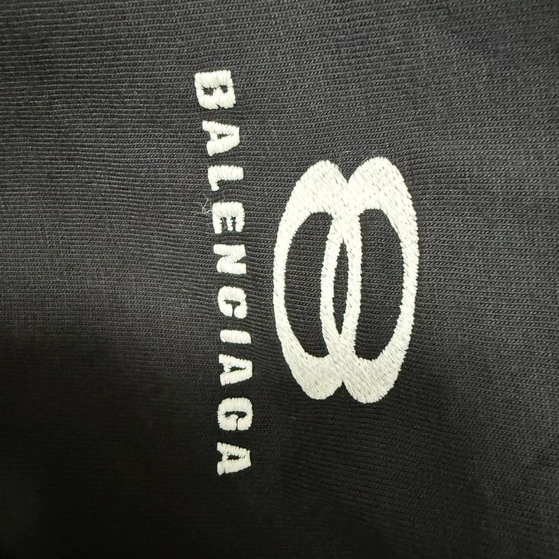 Balenciaga Balenciaga Fake two-piece four-sleeve hoodie Size US XL / EU 56 / 4 - 3 Thumbnail