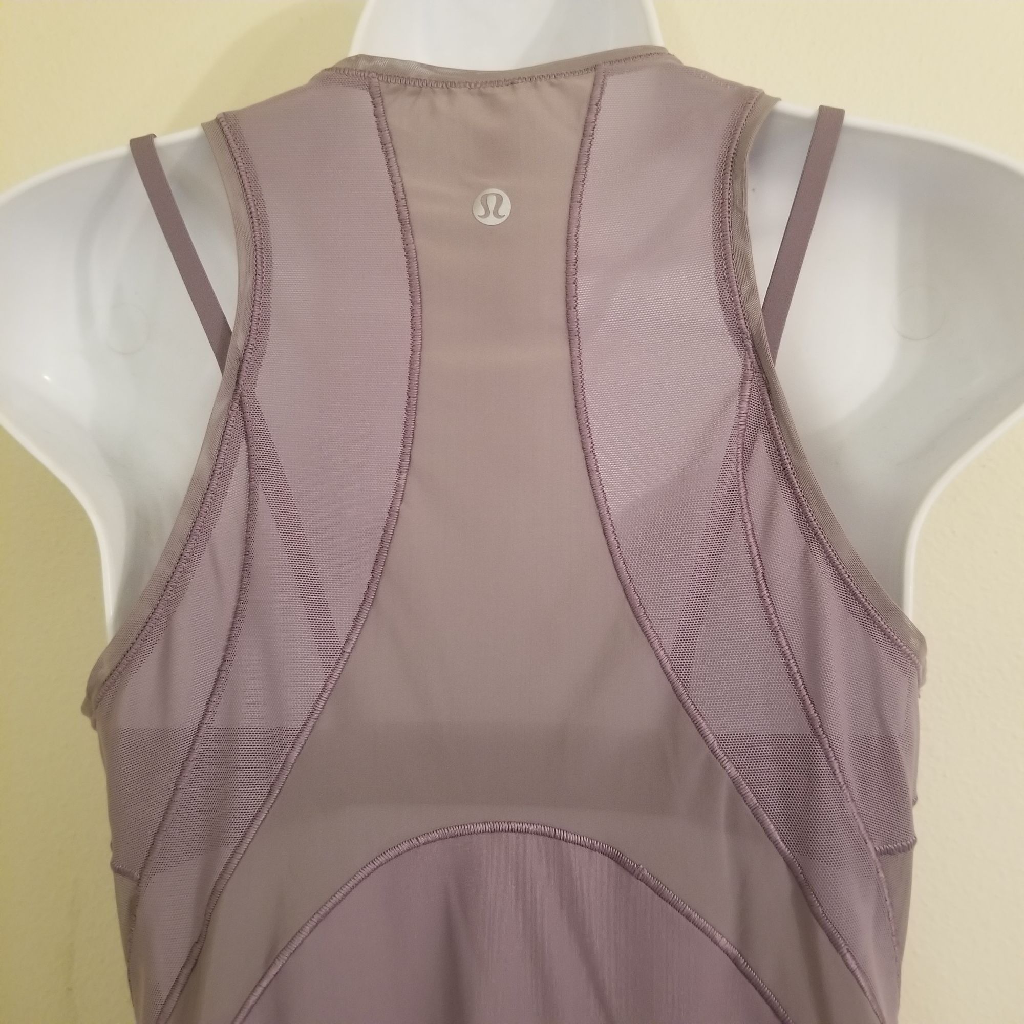 Lululemon Lululemon Lavender Tank Top Attached Bra 6 FRESH in MESH Ath Size M / US 6-8 / IT 42-44 - 6 Thumbnail