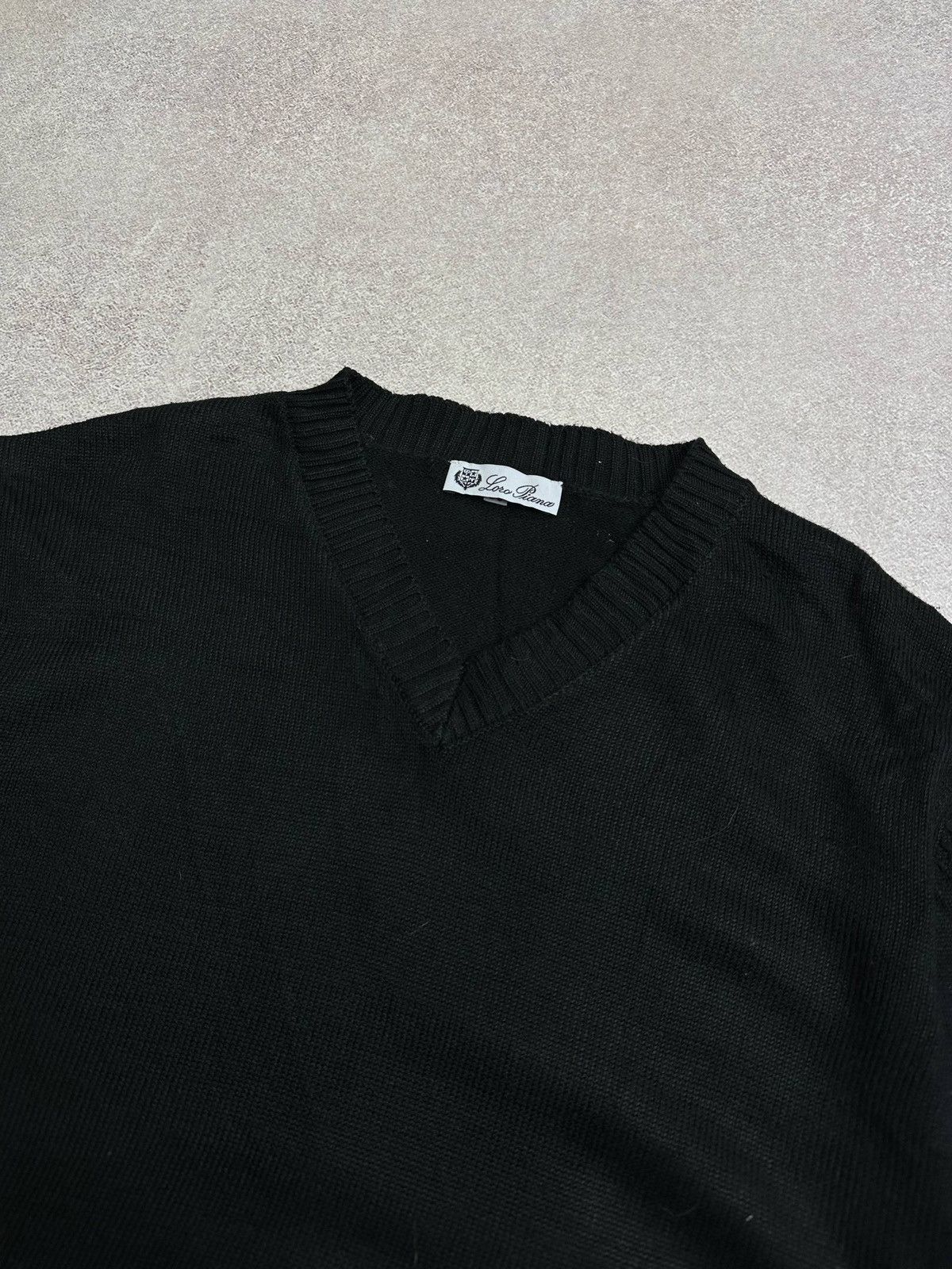 Loro Piana Vintage Loro Piana V-neck Black Knit Sweater IT50 M Size US M / EU 48-50 / 2 - 3 Thumbnail