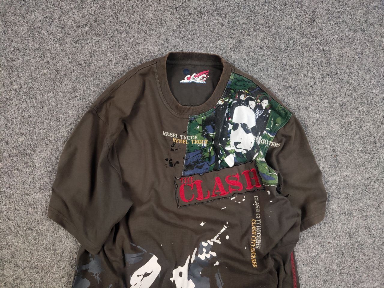 Band Tees Vintage The Clash Rebel Truce printed Band T-shirt 90s Style Size US L / EU 52-54 / 3 - 8 Thumbnail