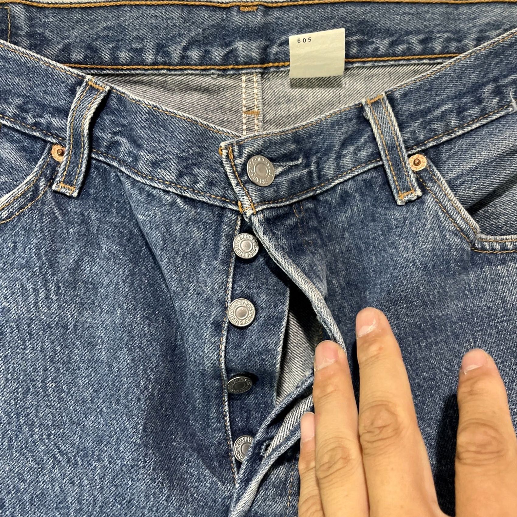 Levi's VINTAGE Levi's 501 Jeans Mens 38x30 Denim Pants Button Fly Red Tab Y2K Size US 38 / EU 54 - 6 Thumbnail