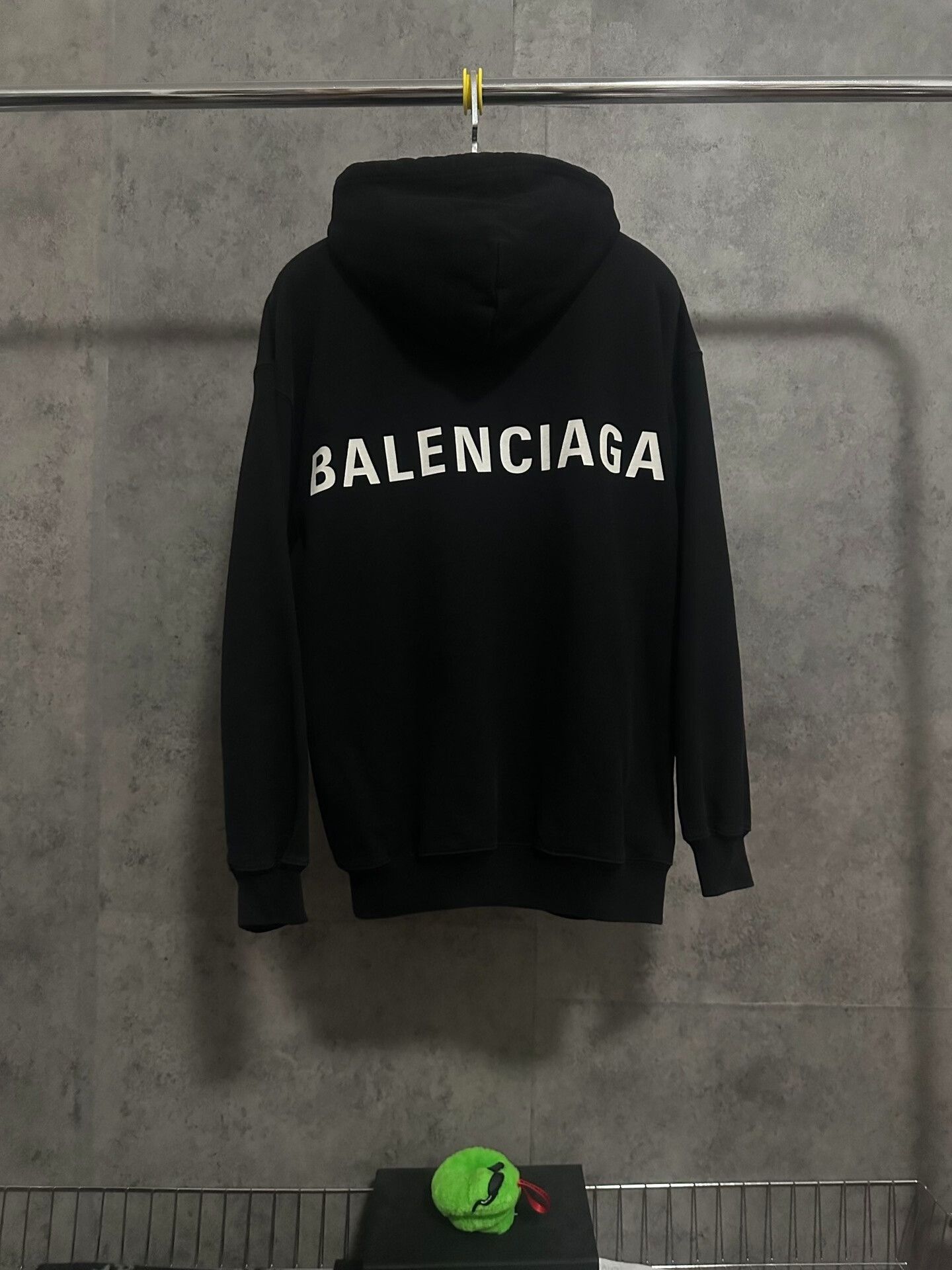 Balenciaga Balenciaga Back Logo Hoodie Size US S / EU 44-46 / 1 - 1 Thumbnail