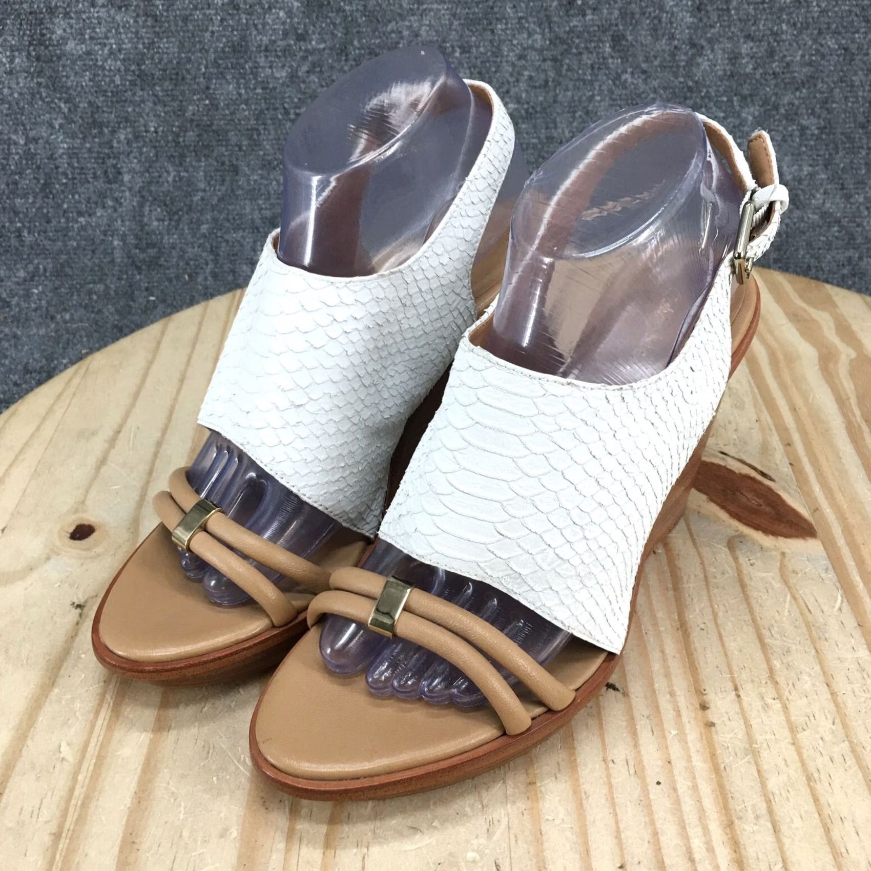 Calvin Klein Calvin Klein Sandals Womens 9 M Prina Slingback White Wedge Heels Comfort Casual Size US 9 / IT 39 - 3 Thumbnail