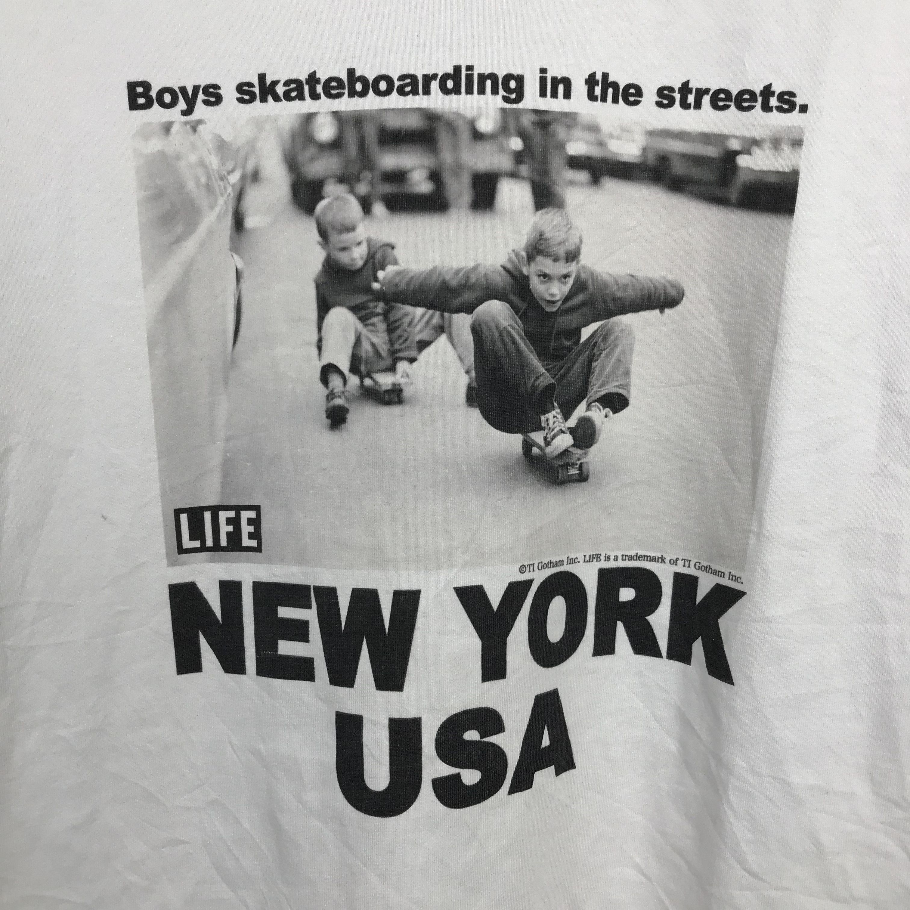 Santa Cruz Skateboards Vtg boy skateboarding in street " Low Life MEGAZINE " Rare Size US L / EU 52-54 / 3 - 5 Thumbnail
