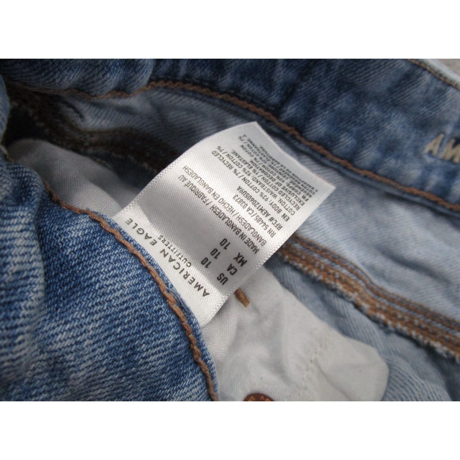 American Eagle Outfitters American Eagle Outfitters Curvy Mom Jean Shorts Distressed Cut Offs Size 10 Stretch Blue Denim 5-Pocket Womens Shorts Casual Size 32" / US 10 / IT 46 - 3 Thumbnail