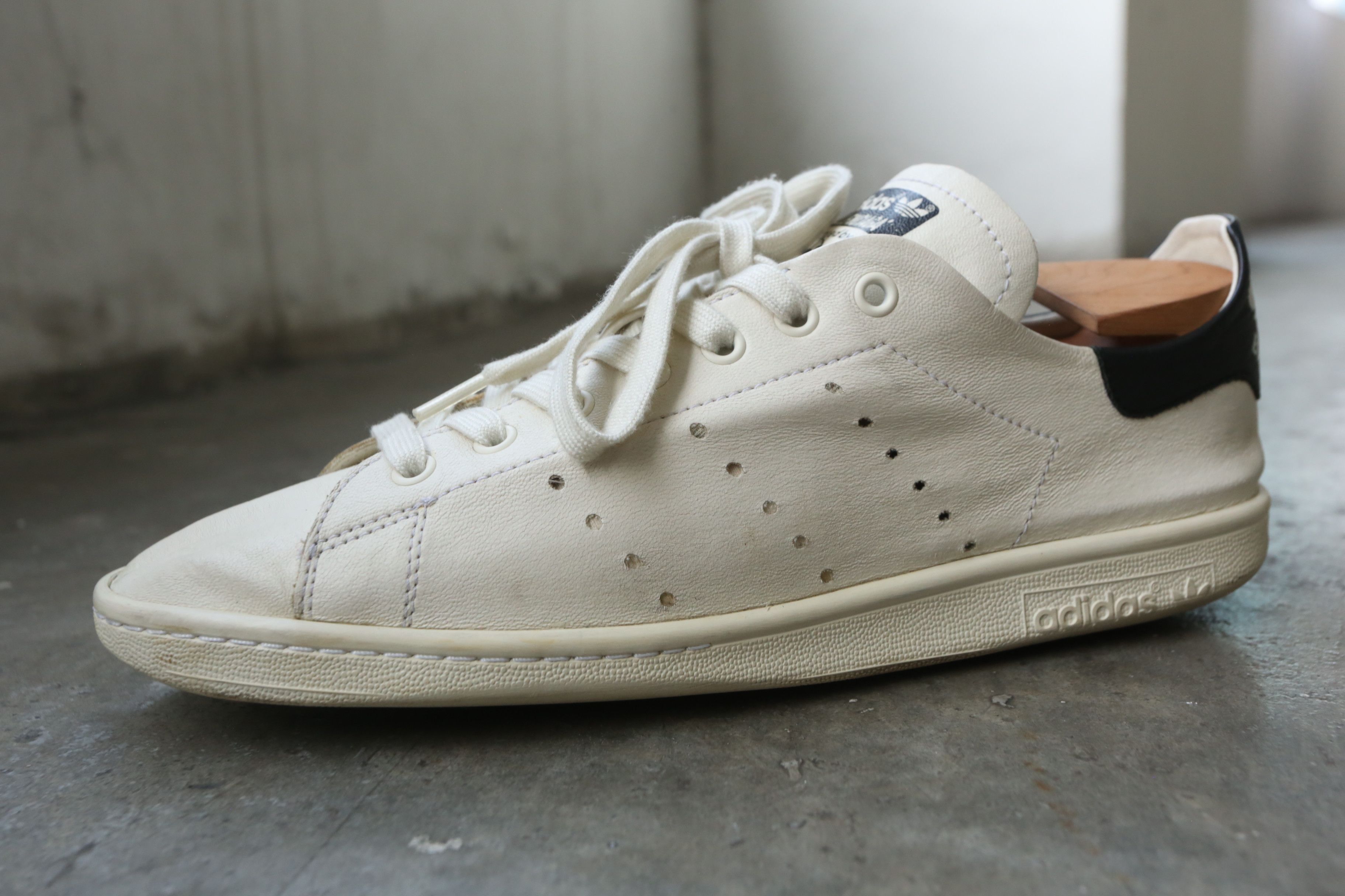 Adidas × Balenciaga Adidas - Balenciaga - Resort 2023 - Worn Out Stan Smith Size US 9 / EU 42 - 10 Thumbnail