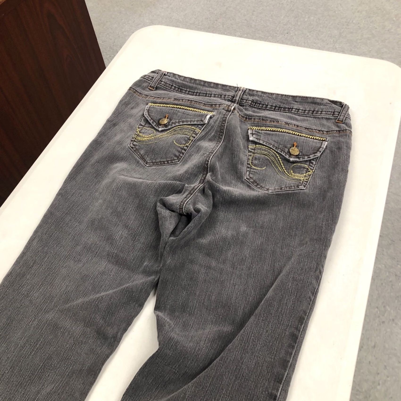 Southpole VINTAGE Southpole Jeans Womens 14 Blue Denim Embroidered Stretch 5-Pocket Regular Inseam 30 Size 36" / US 14 / IT 50 - 4 Thumbnail