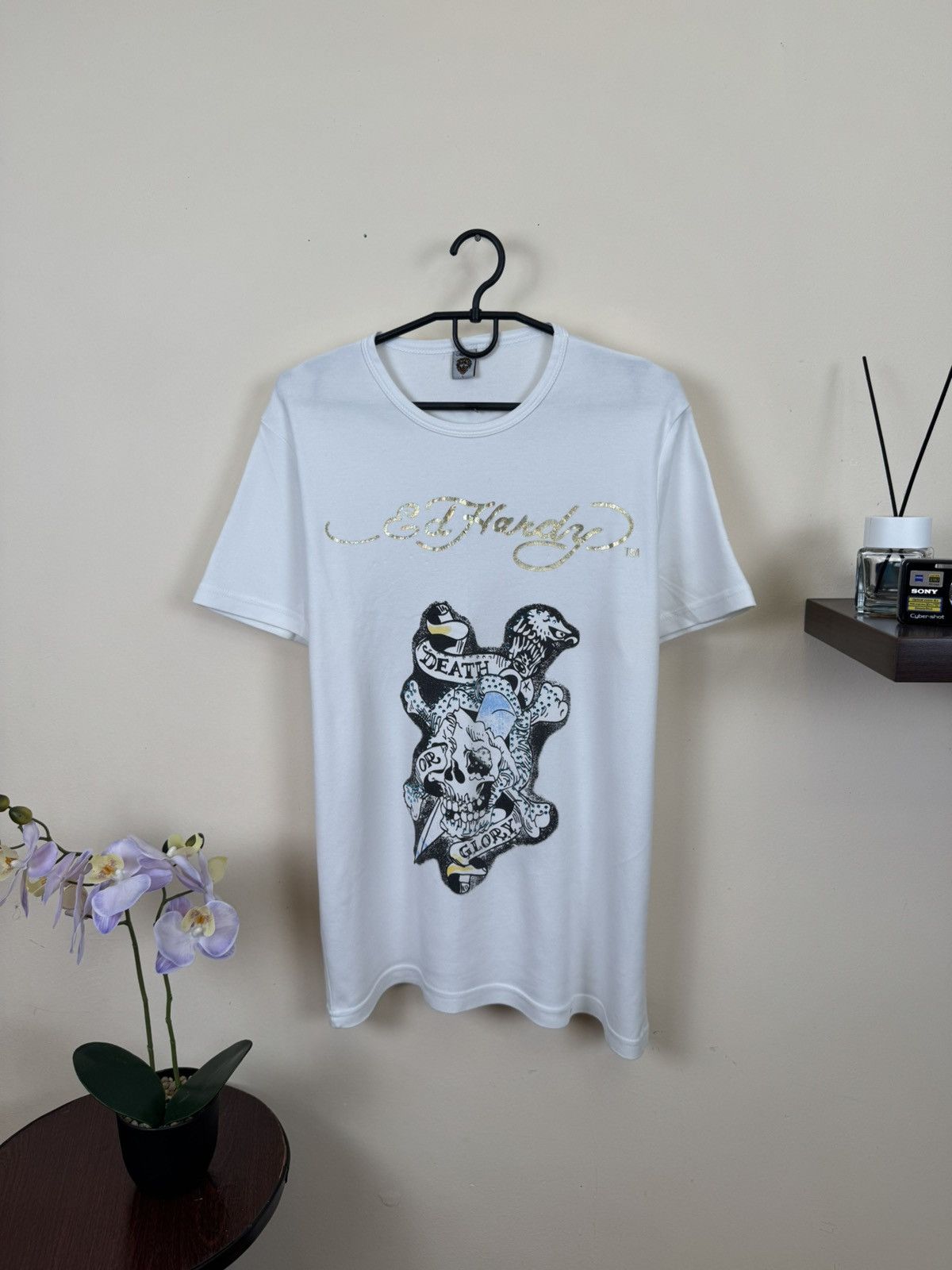 Ed Hardy Vintage Ed Hardy T shirt White Skull Streetwear Y2K L Size US L / EU 52-54 / 3 - 1 Thumbnail
