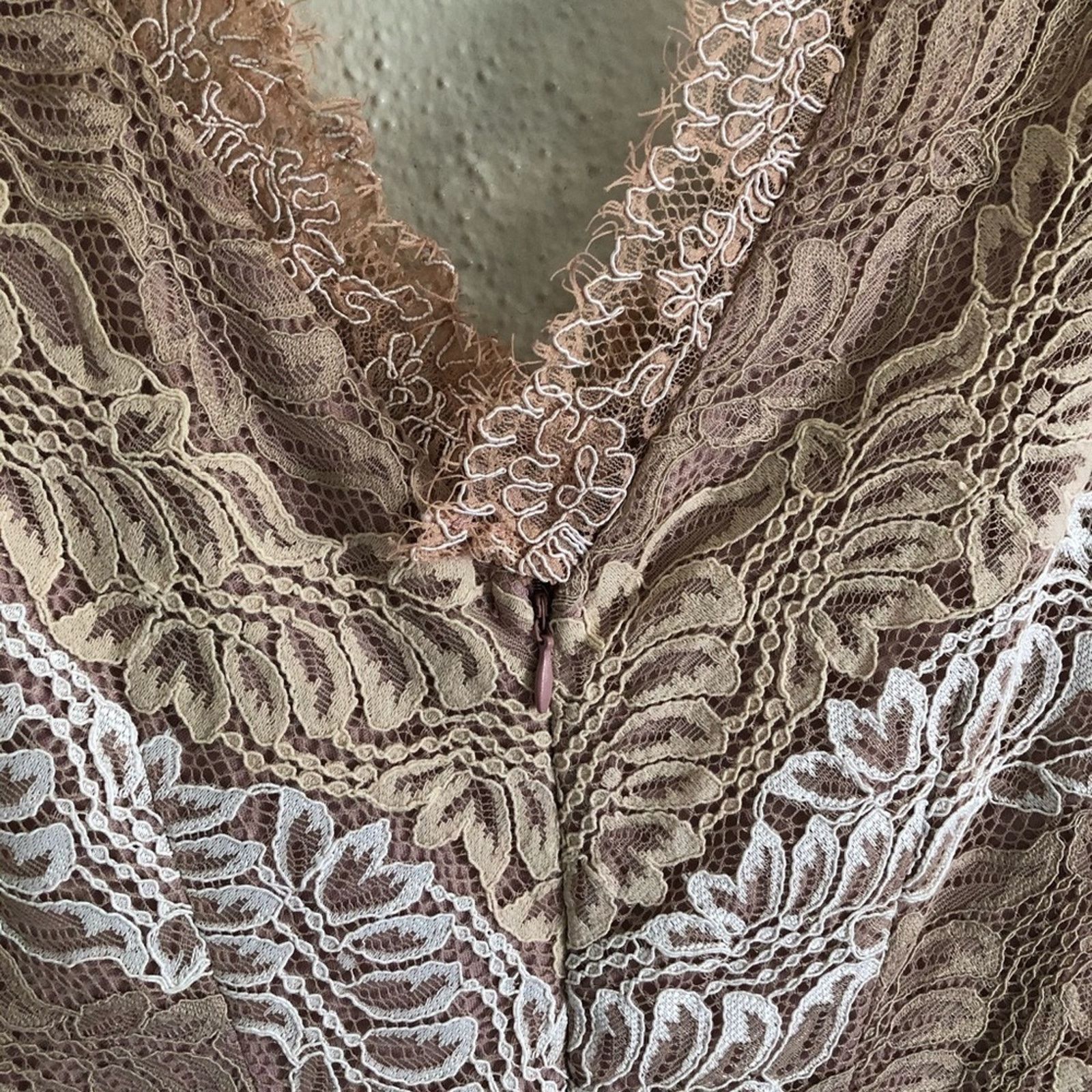 Nordstrom Lulus lace Vneck Dress Wedding Cocktail Size XS / US 0-2 / IT 36-38 - 6 Thumbnail