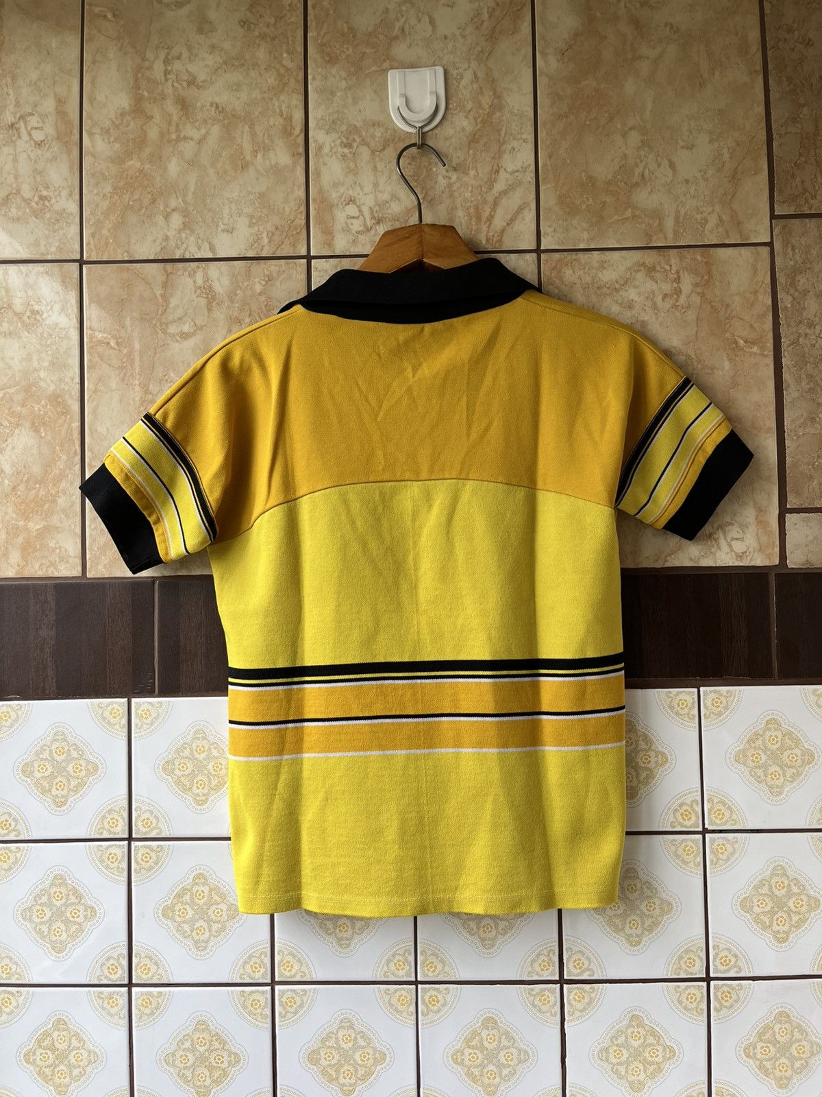 Puma Vintage 1981/1983 Puma Young Boys soccer jersey Size US S / EU 44-46 / 1 - 5 Thumbnail