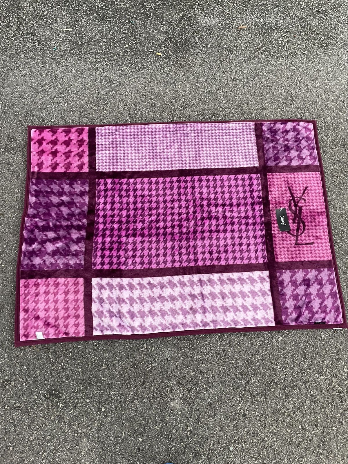 Yves Saint Laurent Yves Saint Laurent Blanket Carpet Size ONE SIZE - 7 Thumbnail