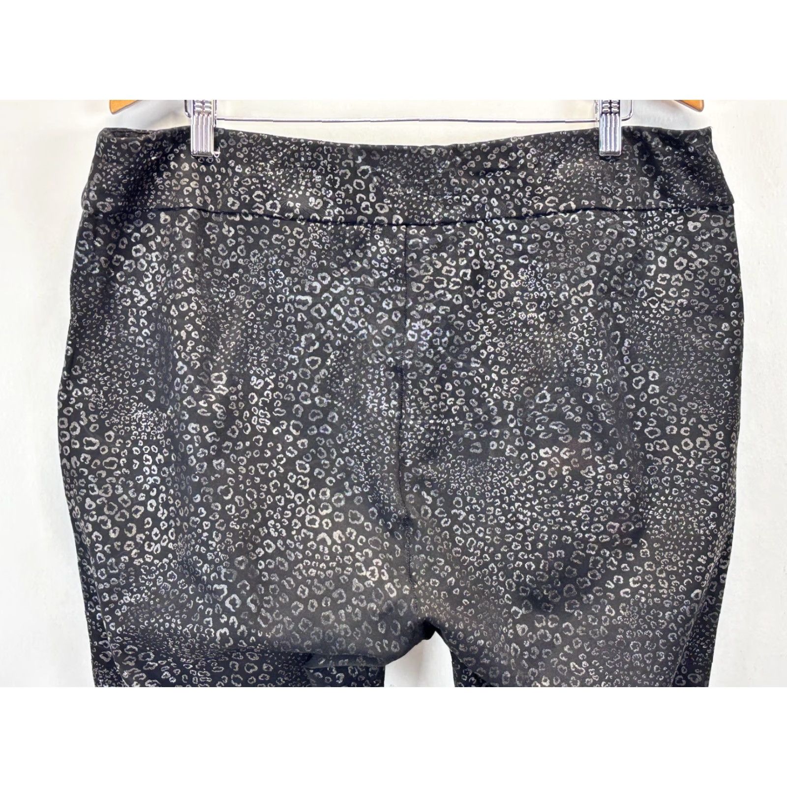 Soft Surroundings Soft Surroundings Pants Women 1X Black Animal Print Stretch Pull-On Ankle Womens Size 40" / US 18 - 4 Thumbnail