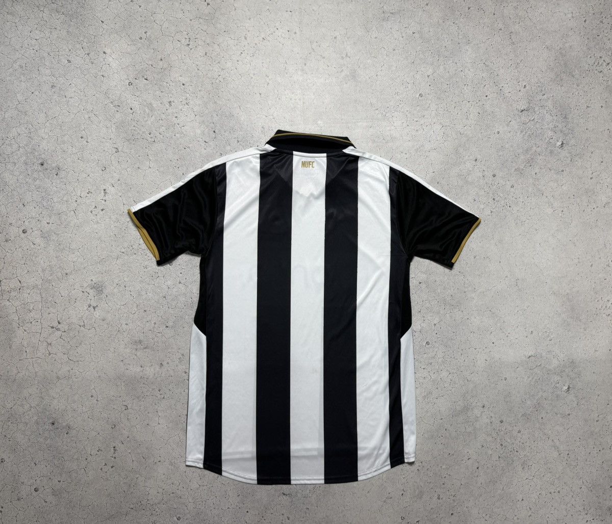 Puma Puma FC Newcastle United 2016/2017 Soccer Jersey Vintage Size US L / EU 52-54 / 3 - 10 Thumbnail