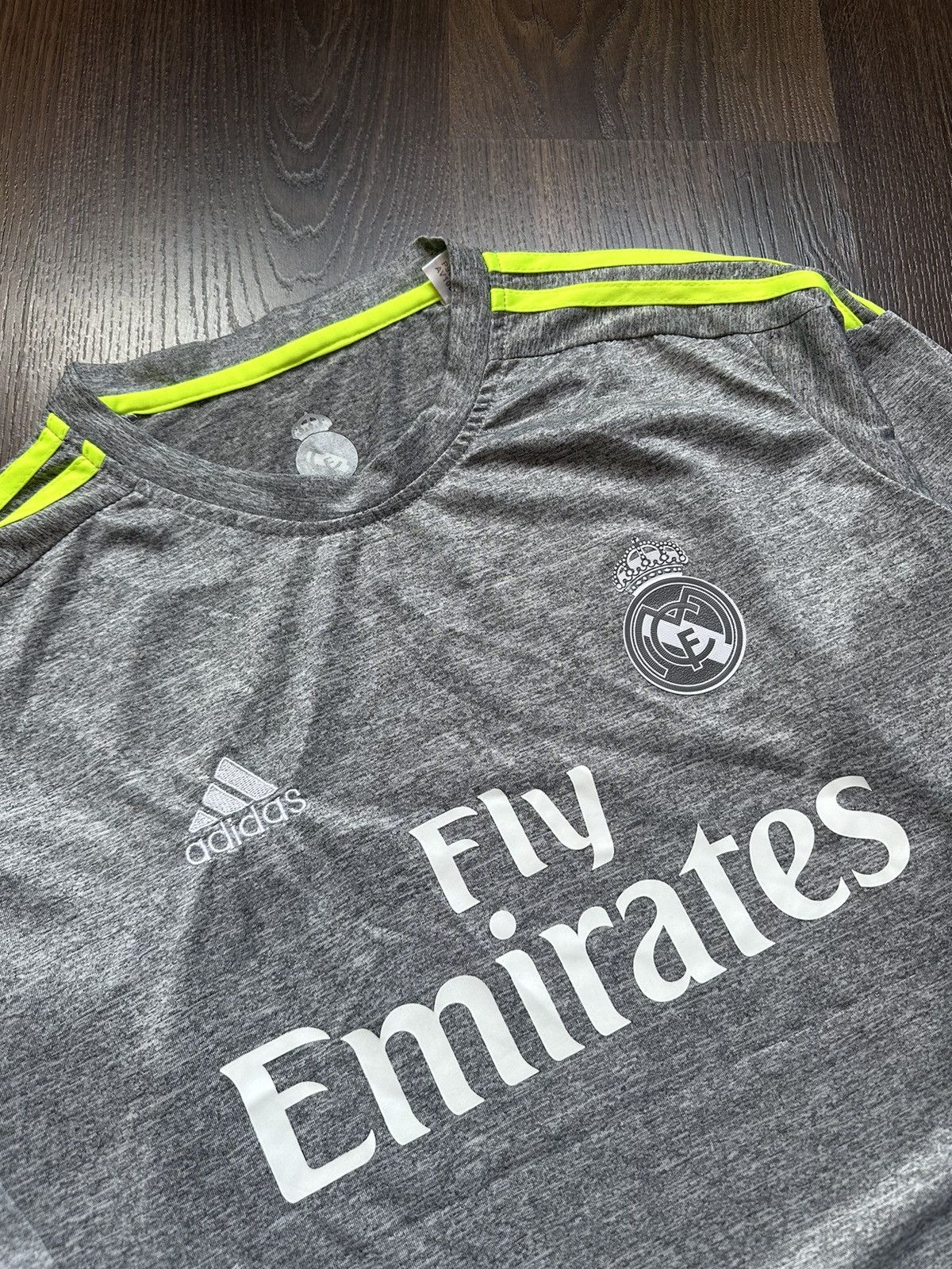 Adidas Adidas Real Madrid Soccer Jersey L Size US L / EU 52-54 / 3 - 3 Thumbnail