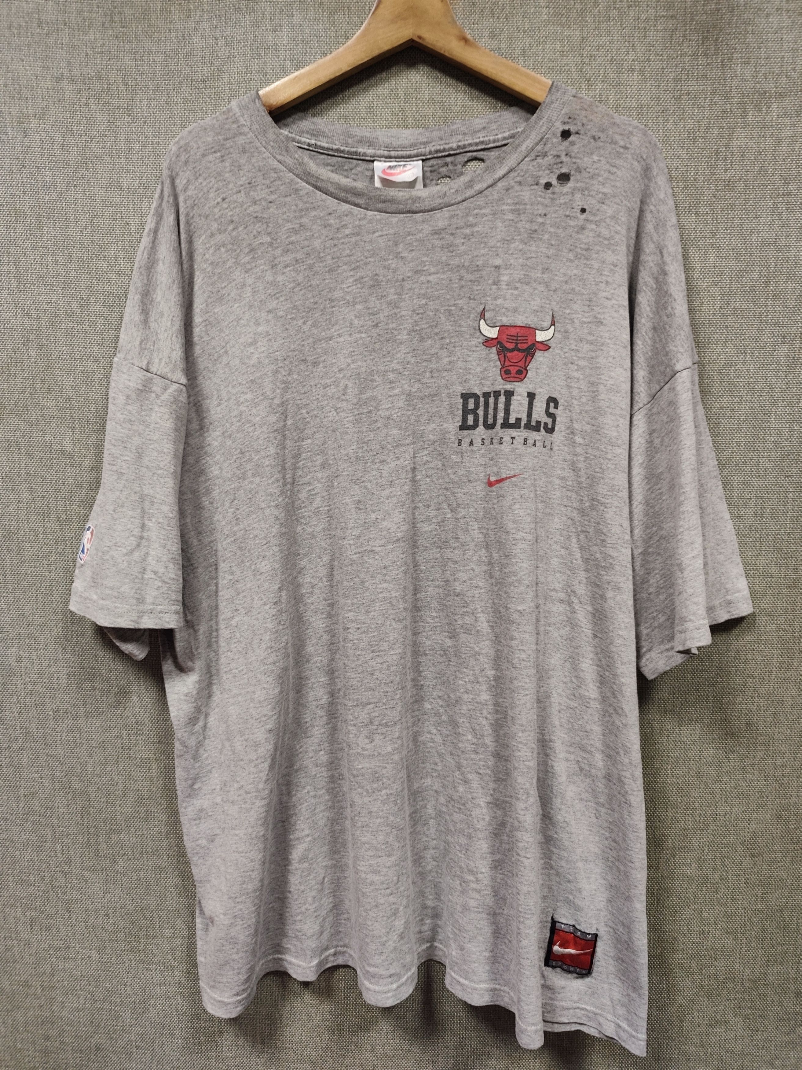 NBA Vintage 90s t shirts nike x chicago bulls basketball Size US XXL / EU 58 / 5 - 1 Thumbnail