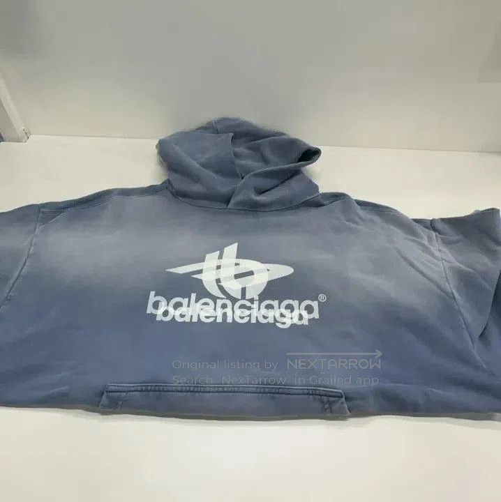 Balenciaga Balenciaga Comfort Long Sleeve Hoodie for Men. Size US M / EU 48-50 / 2 - 2 Thumbnail