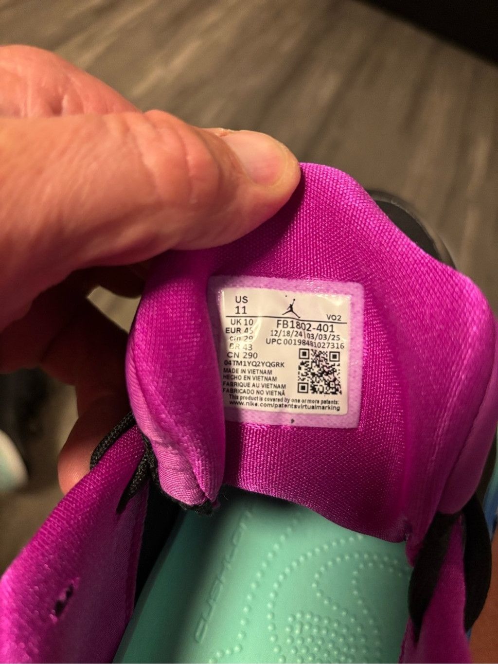 Jordan Brand Jordan Zion Black Athletic Shoes with Pink Collar and Teal L Size US 11 / EU 44 - 9 Thumbnail