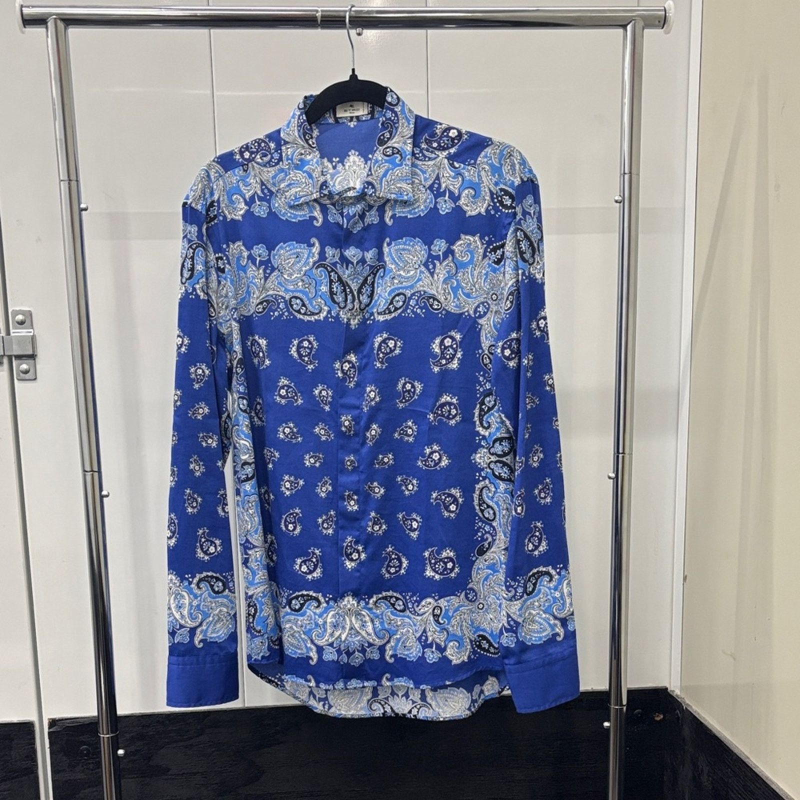 Etro NWT Etro Blue and White Paisley Button Down Shirt Size M Size US M / EU 48-50 / 2 - 1 Thumbnail