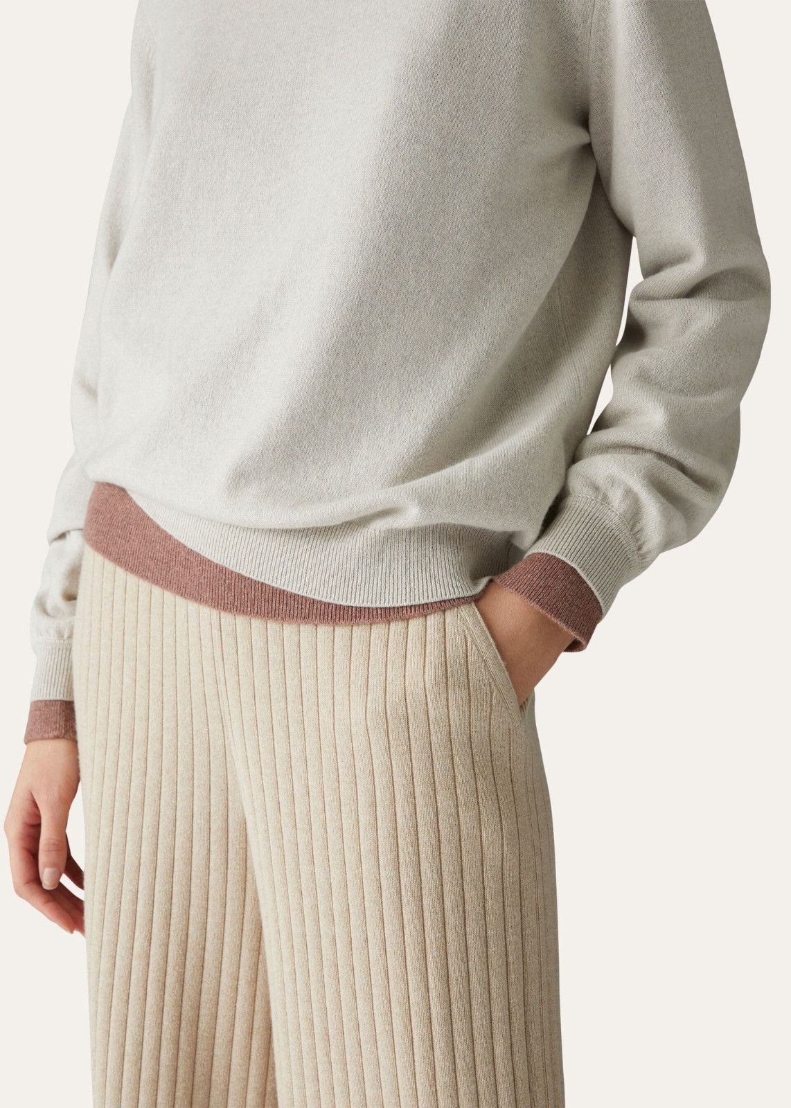 Loro Piana o1srvl11e0824 ICA Cashmere Crewneck Sweater in Light Grey Size L / US 10 / IT 46 - 2 Thumbnail