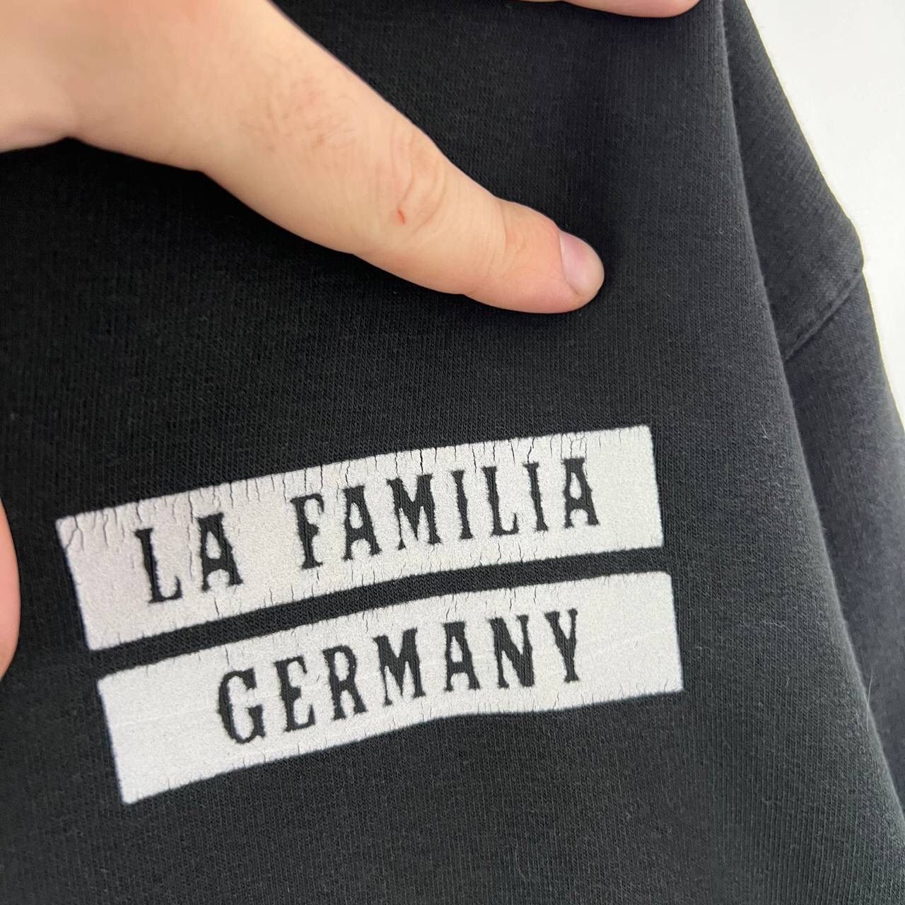 Vintage Swaeatshirt Big Logo Germany La Famila Worldwide Y2k Size US XXL / EU 58 / 5 - 7 Thumbnail
