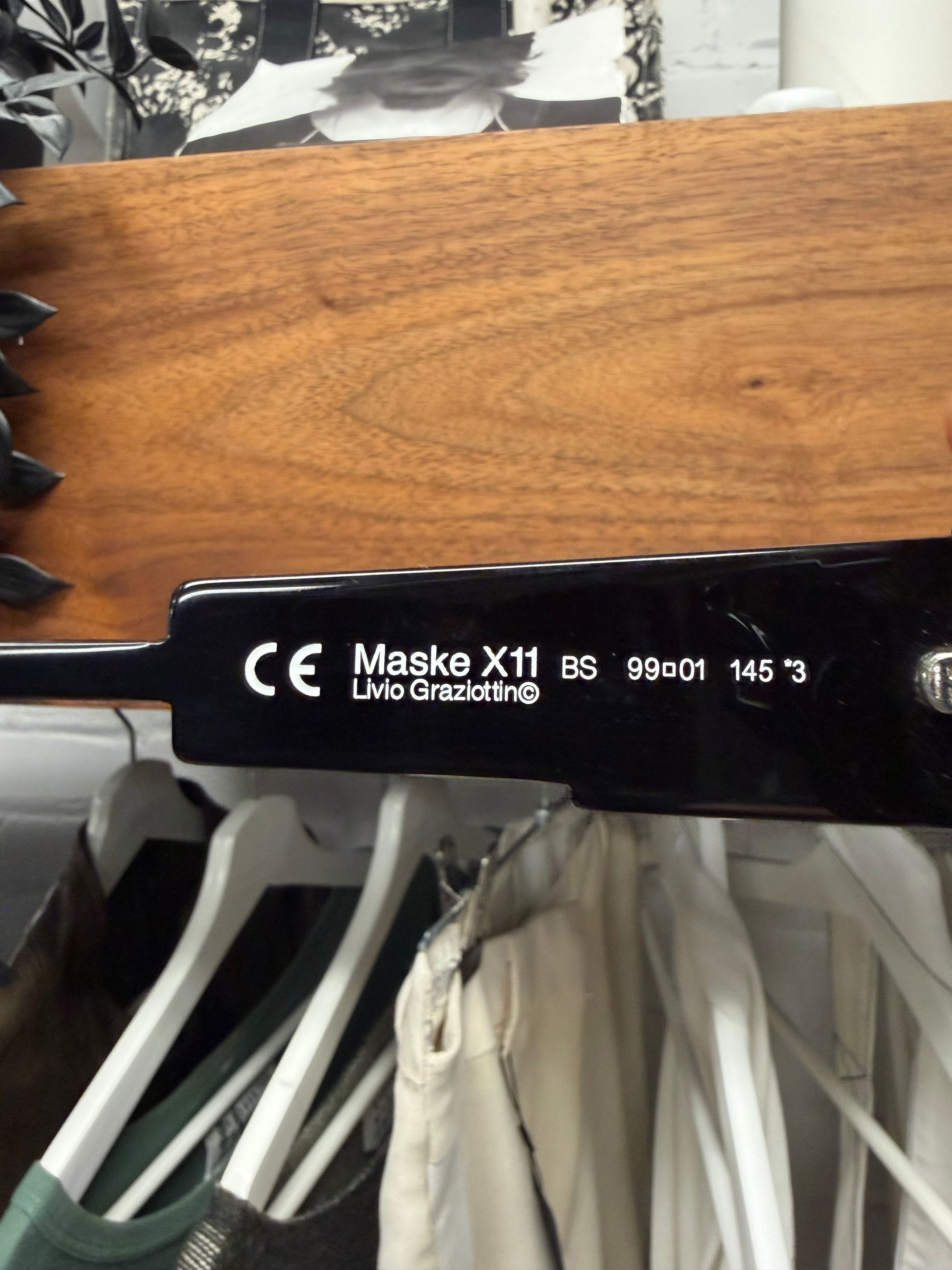 Kuboraum KUBORAUM X11 ‘Uneven’ Glossy Black Square Frame Sunglasses Size ONE SIZE - 4 Thumbnail