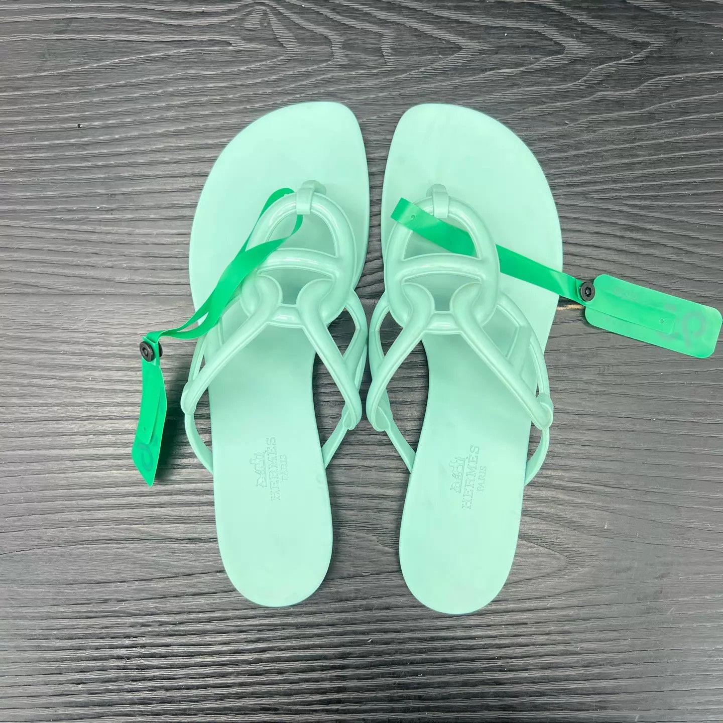Hermes Hermès Egerie Green Flip Flops EU 38 Worn 1-2x Size US 7.5 / IT 37.5 - 6 Thumbnail