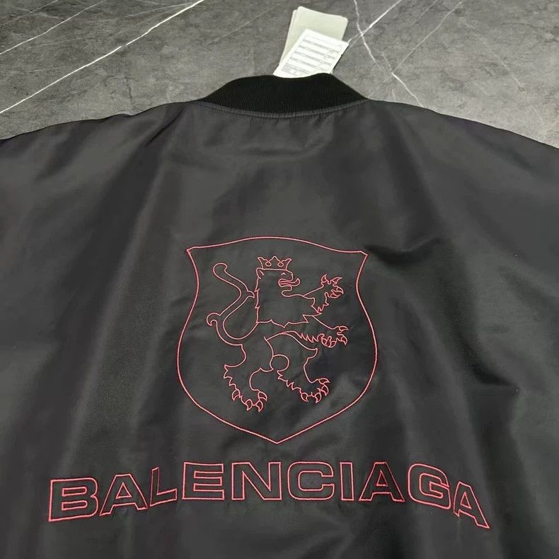 Balenciaga Balenciaga Manchester United Lion Head Embroidered Flight Size US XS / EU 42 / 0 - 5 Thumbnail