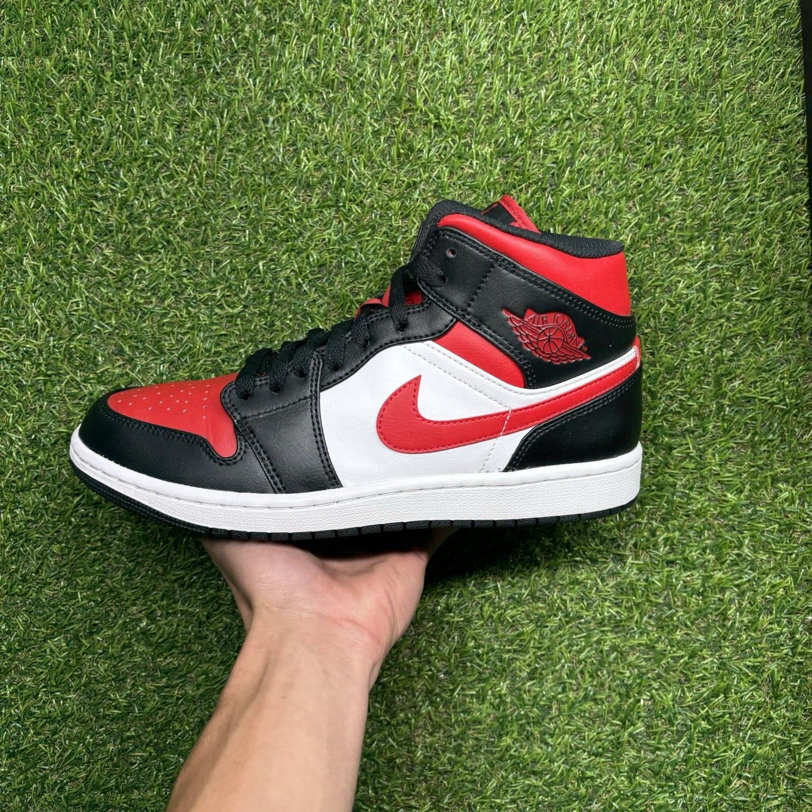 Jordan Brand Size 8 - Jordan 1 Mid Bred Toe | EXCELLENT CONDITION! Size US 8 / EU 41 - 10 Thumbnail