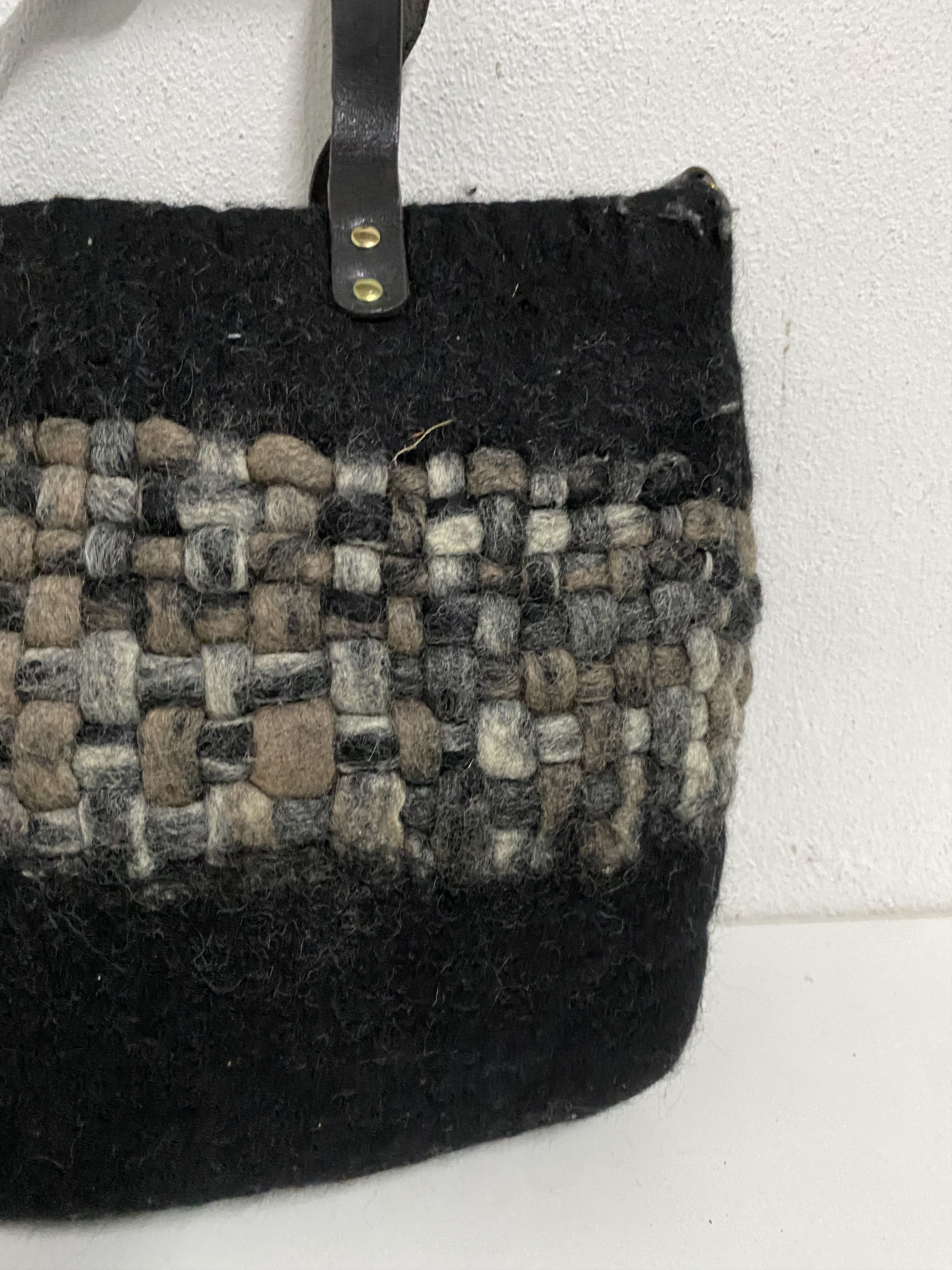 Handmade Wool Handmade Bag Size ONE SIZE - 3 Thumbnail