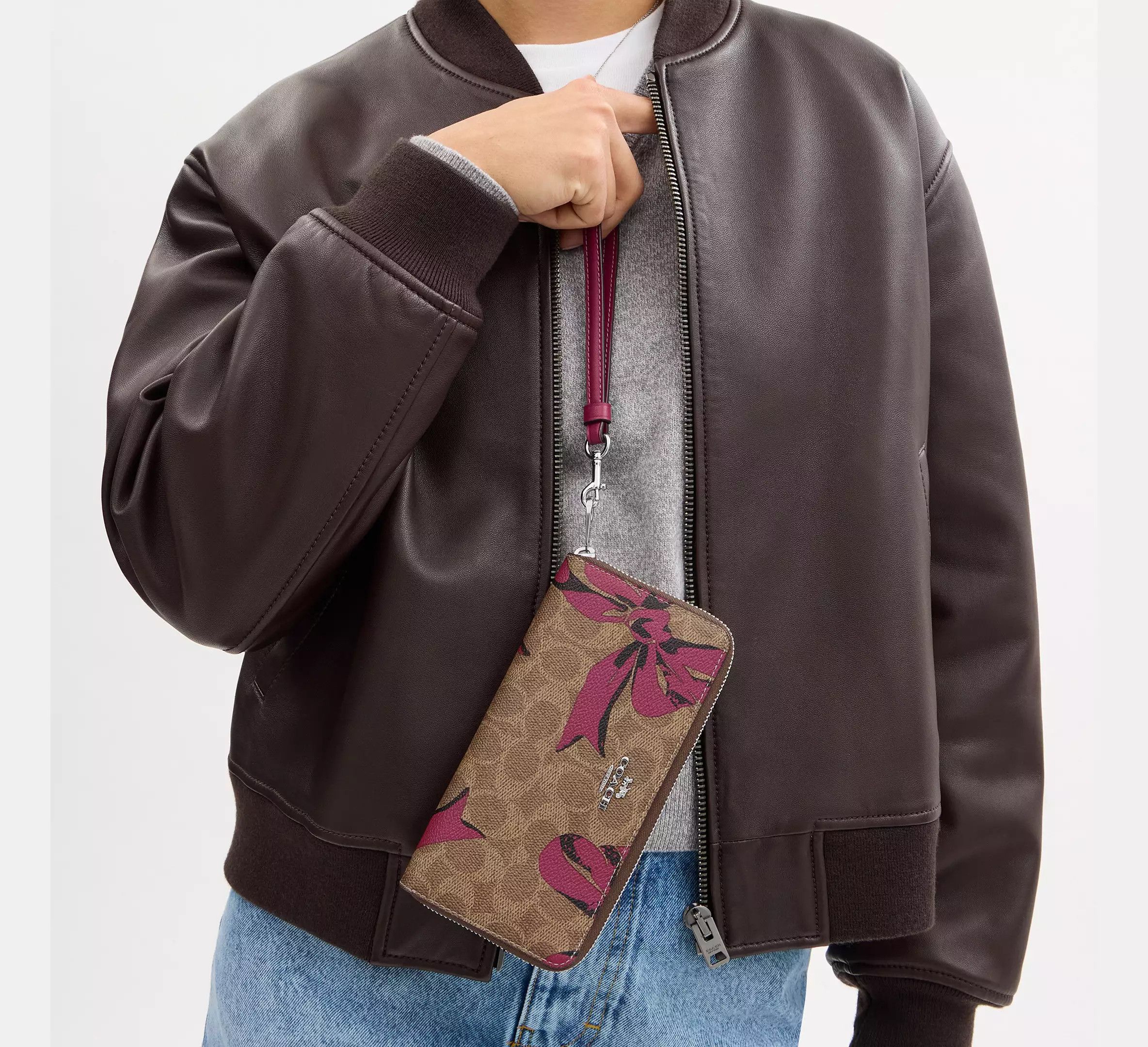 Coach Long Zip Around Wallet In Signature Canvas With Bow CZ326 Size ONE SIZE - 6 Thumbnail