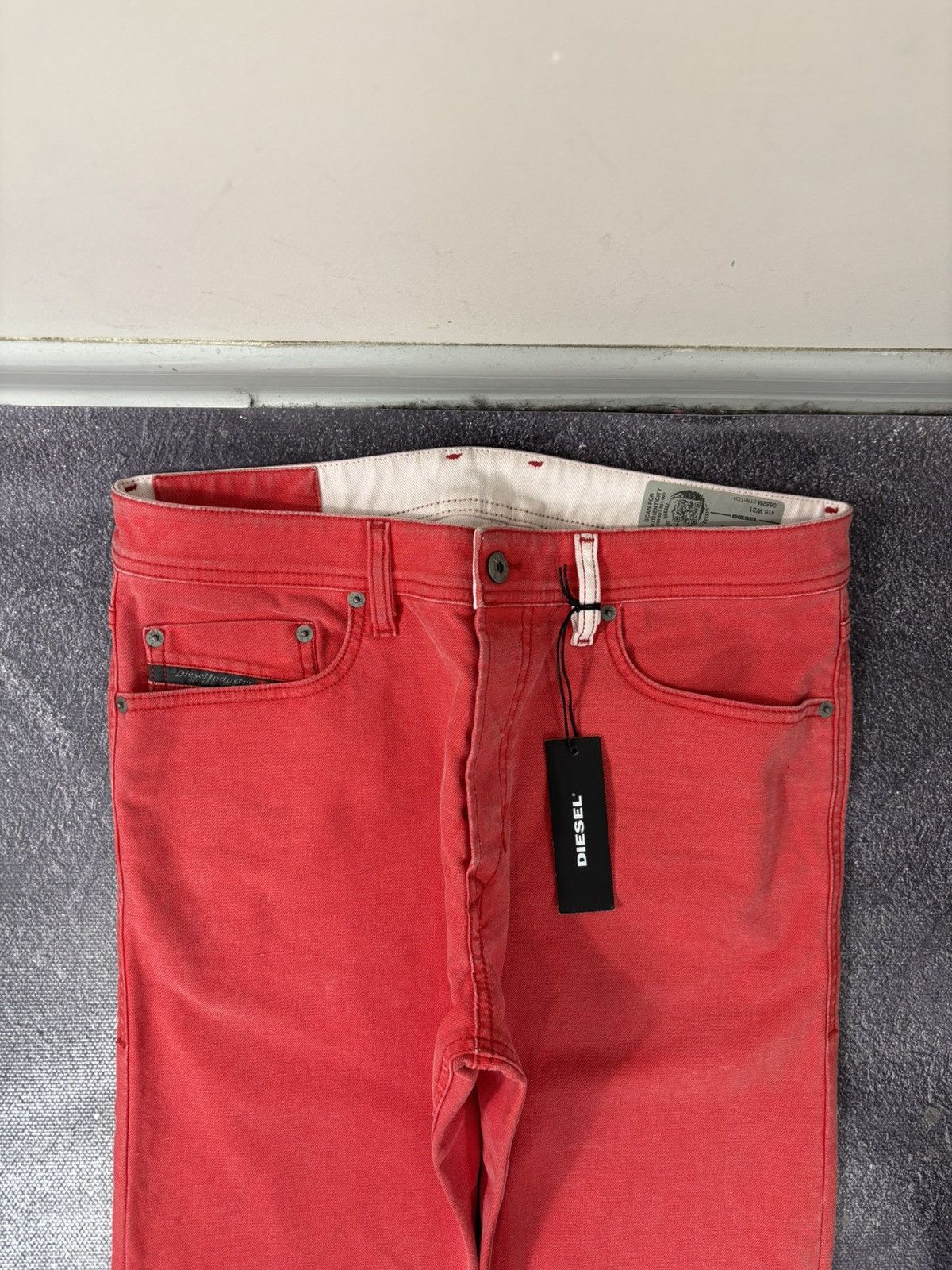 Diesel Diesel Tepphar NWT Men’s Slim Carrot Red Stretch Denim Jeans Size US 31 - 6 Thumbnail