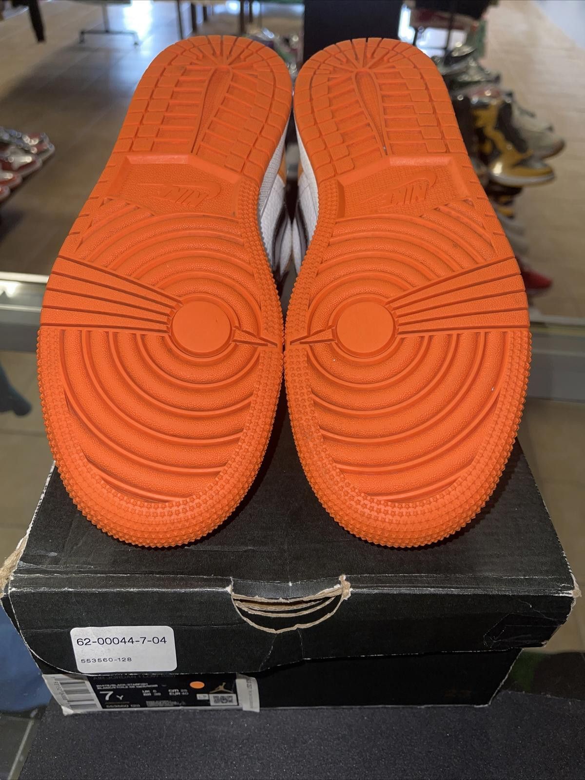 Nike Air Jordan 1 “GS” Shattered Backboard Low Size 7Y 553560 128 Size US 7 / EU 40 - 6 Thumbnail