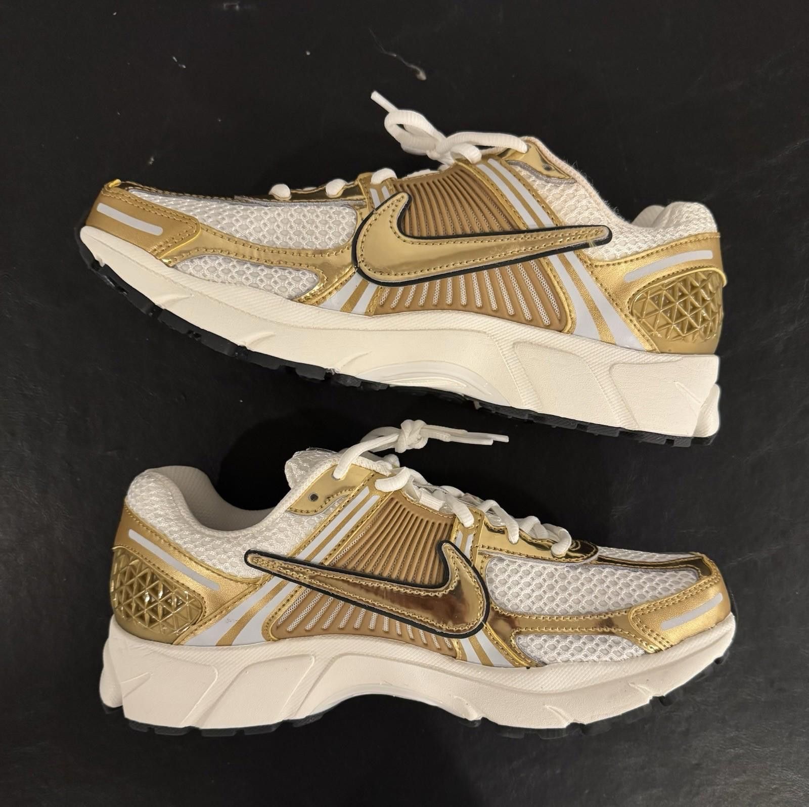 Nike Size 11(9.5M) - Nike Air Zoom Vomero 5 Metallic Gold W Size US 11 / IT 41 - 2 Thumbnail