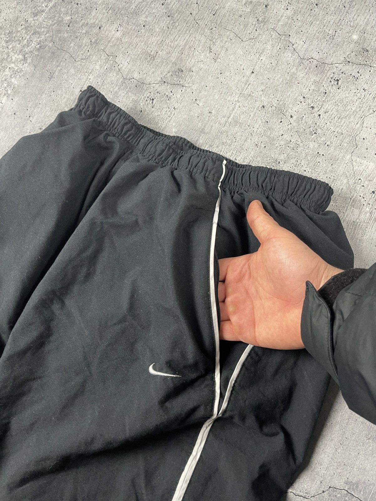 Nike × Vintage Nike Vintage Parachute Y2K Nylon Track Pants Joggers Hype L Size US 34 / EU 50 - 6 Thumbnail