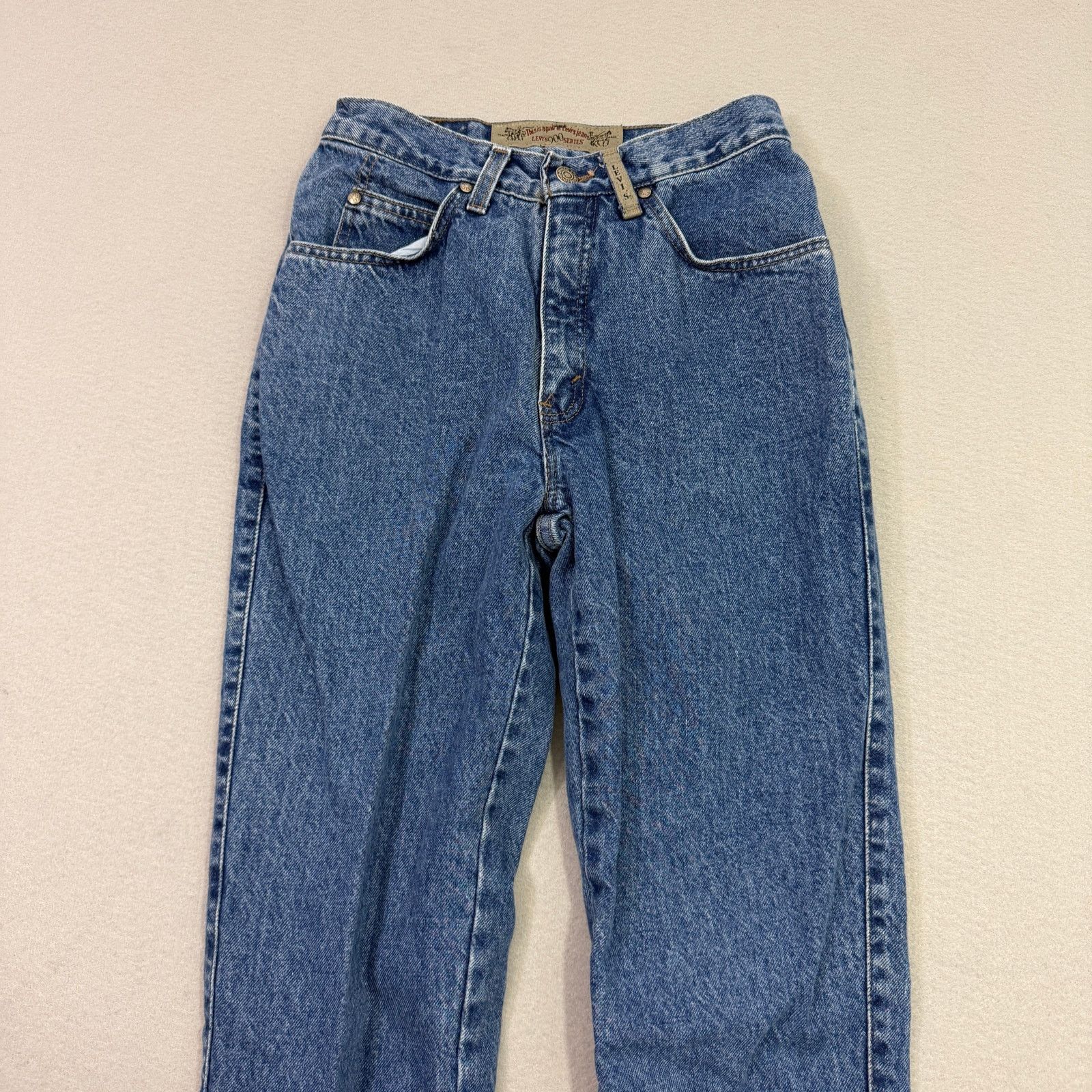 Vintage Vintage Levis 900 Jeans Women's 7 (26x31) Blue Mom High Rise Size 26" / US 2 / IT 38 - 2 Thumbnail