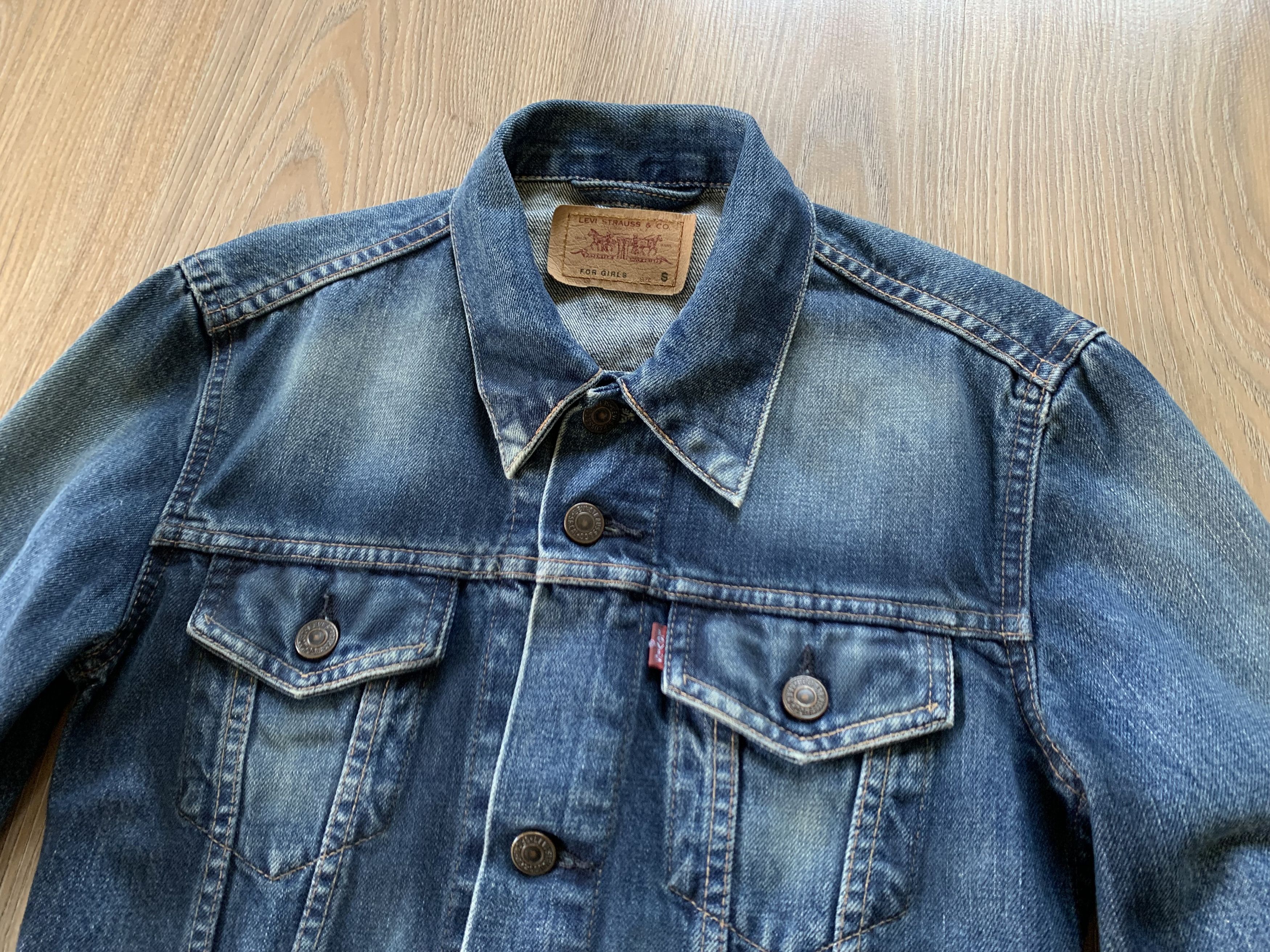 Levi's Vintage Clothing Vintage Levi’s Washed Denim Trucker Jacket Size S / US 4 / IT 40 - 4 Thumbnail