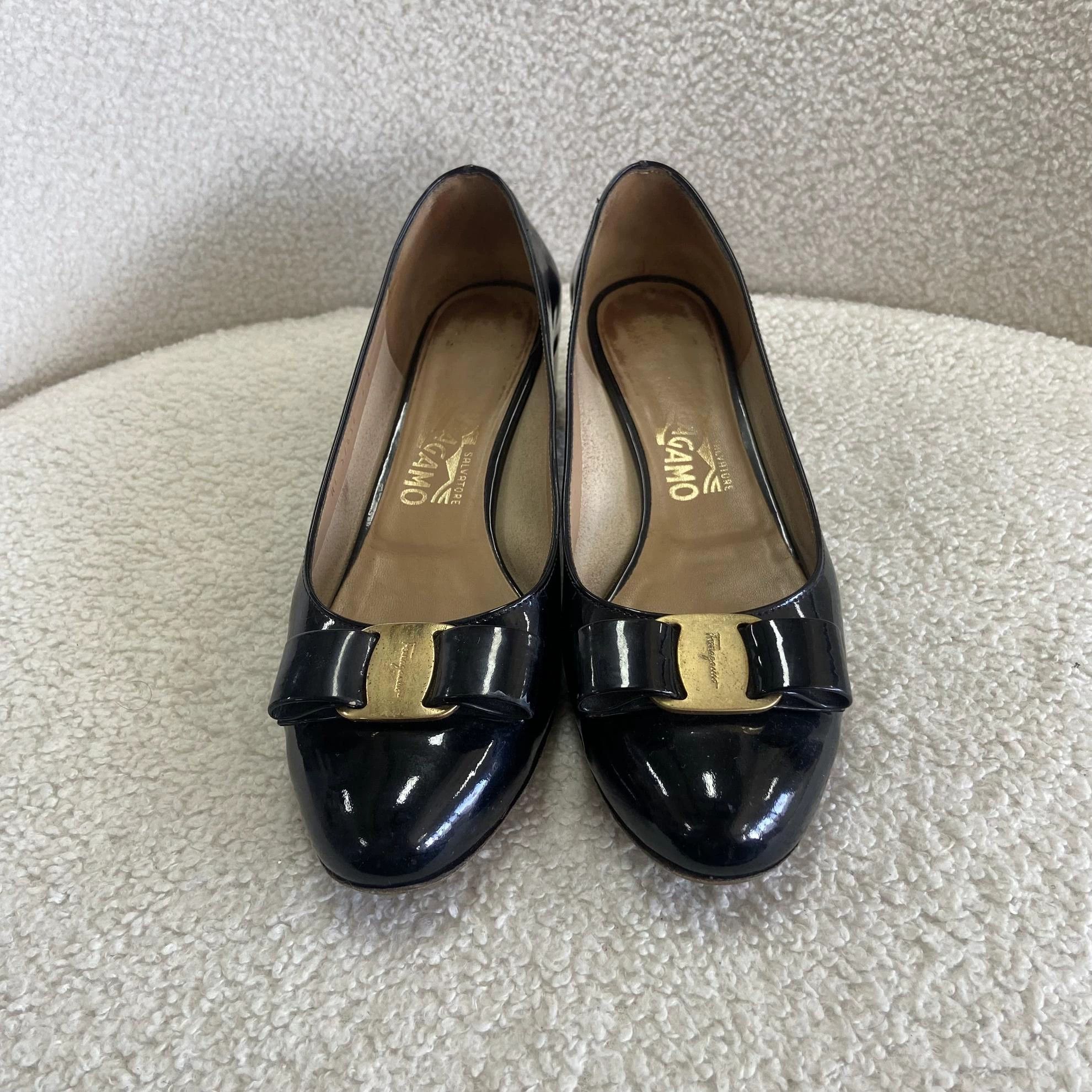 Salvatore Ferragamo Ferragamo Black Patent Leather Low-Heel Shoes 37 8014 Size US 6.5 / IT 36.5 - 2 Thumbnail