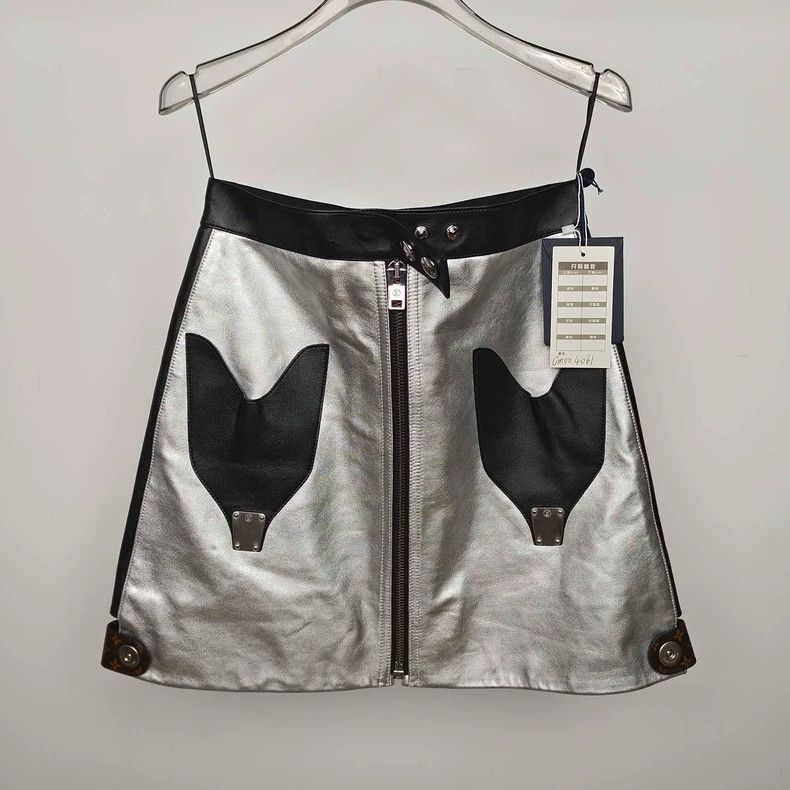 Louis Vuitton Louis Vuitton Silver and black contrasting zip-up leather s Size 35" - 1 Thumbnail