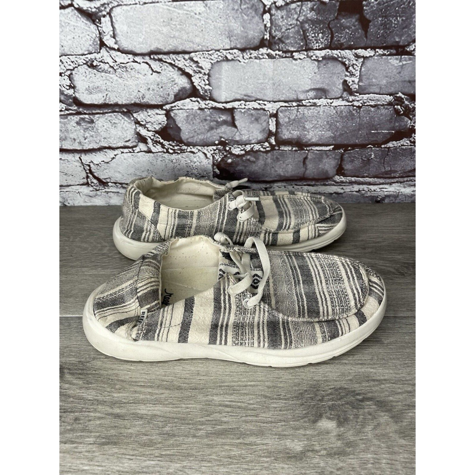 REEF Reef Cushion Coast Mid White Fabric Black Lace Up Sneakers W Size US 8.5 / IT 38.5 - 12 Thumbnail