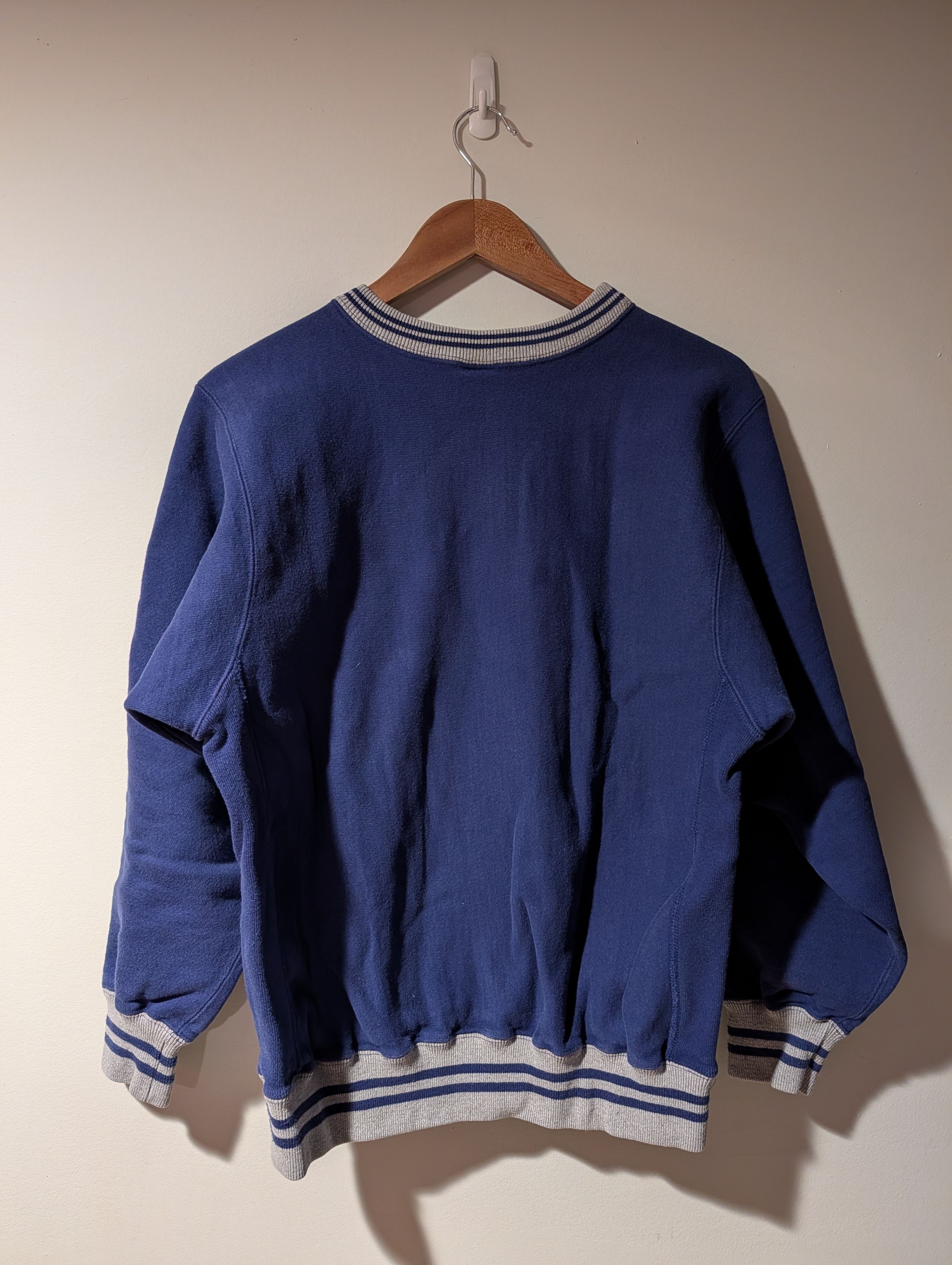 Champion Vintage 90s Champion Reverse Weave Spell Out Logo Sweatshirt Size US L / EU 52-54 / 3 - 5 Thumbnail